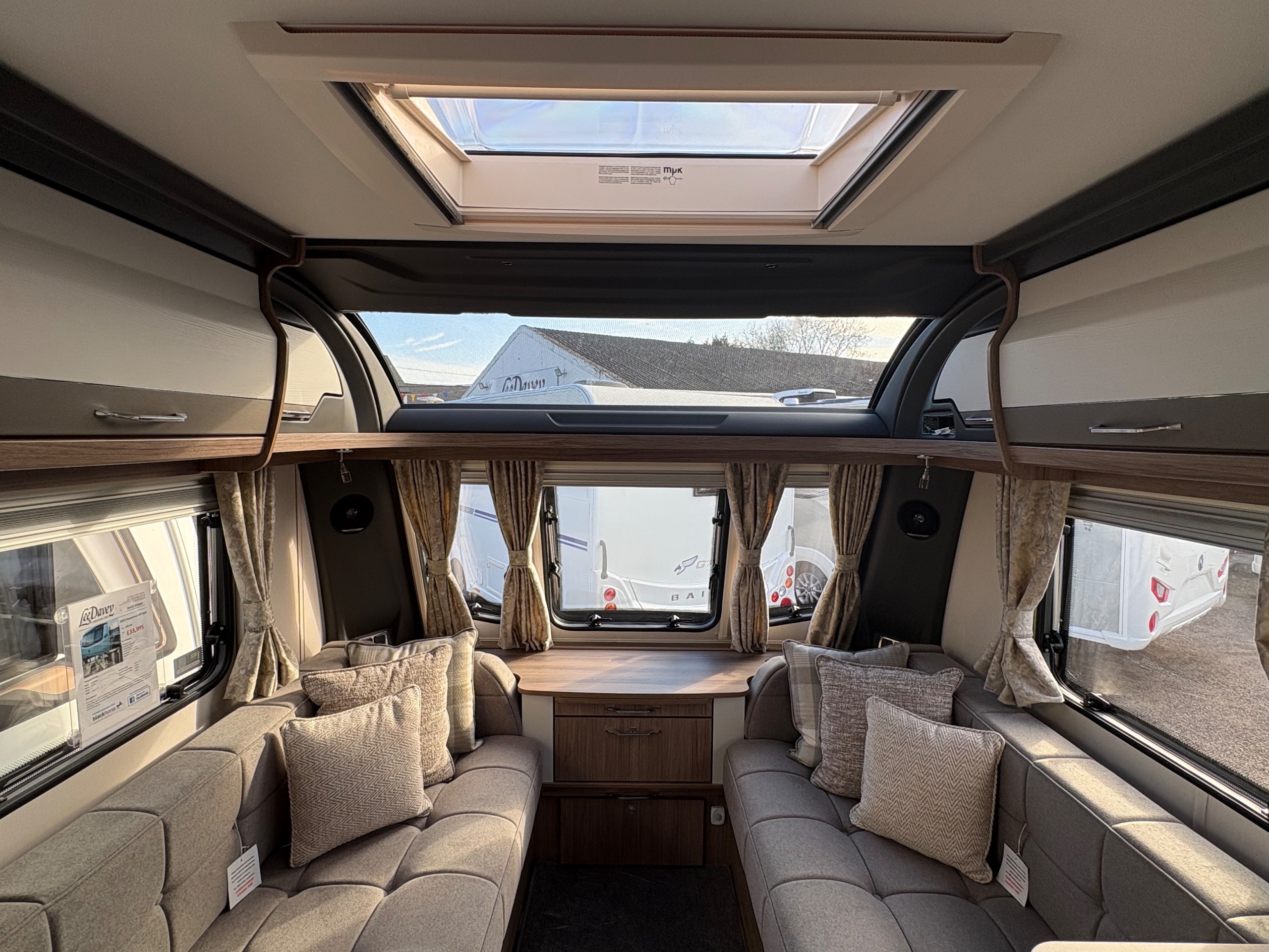 Coachman VIP 565