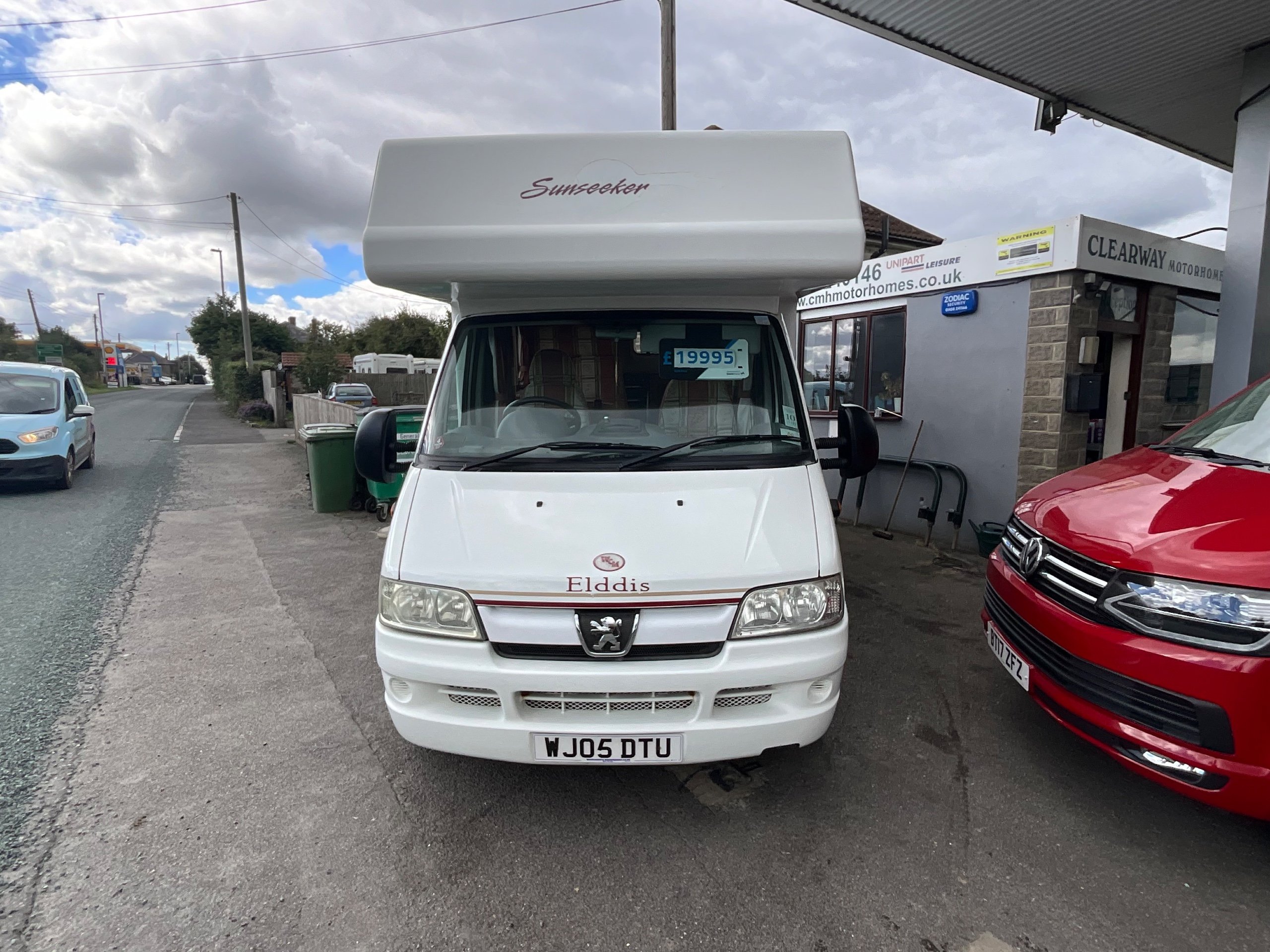 2005 Elddis Sunseeker 300 - Exterior - Front