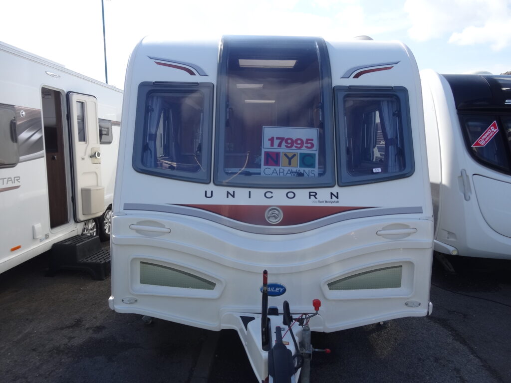 Bailey Unicorn Cordoba - Exterior - Front
