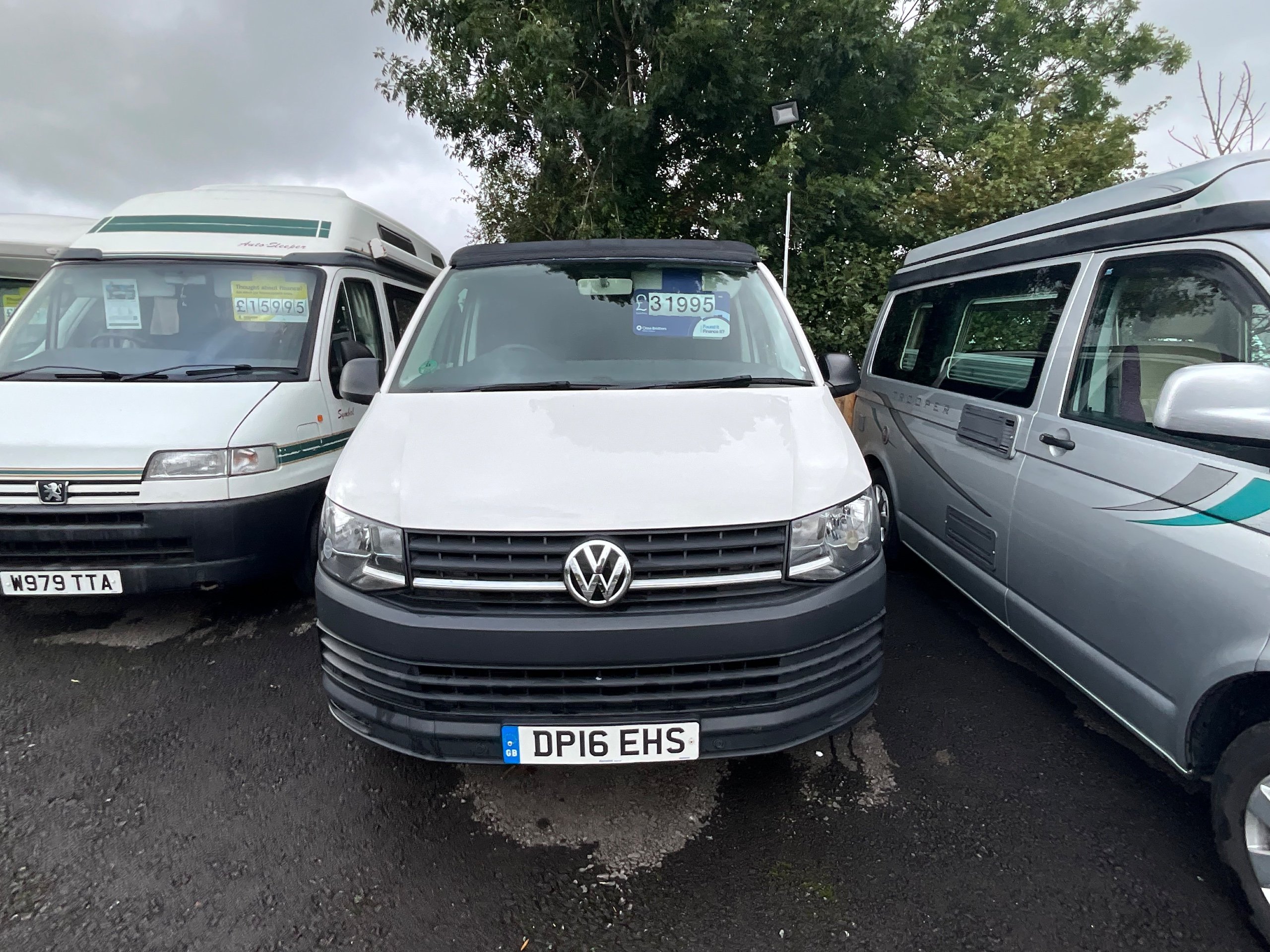 2016 Volkswagen Transporter - Exterior - Front