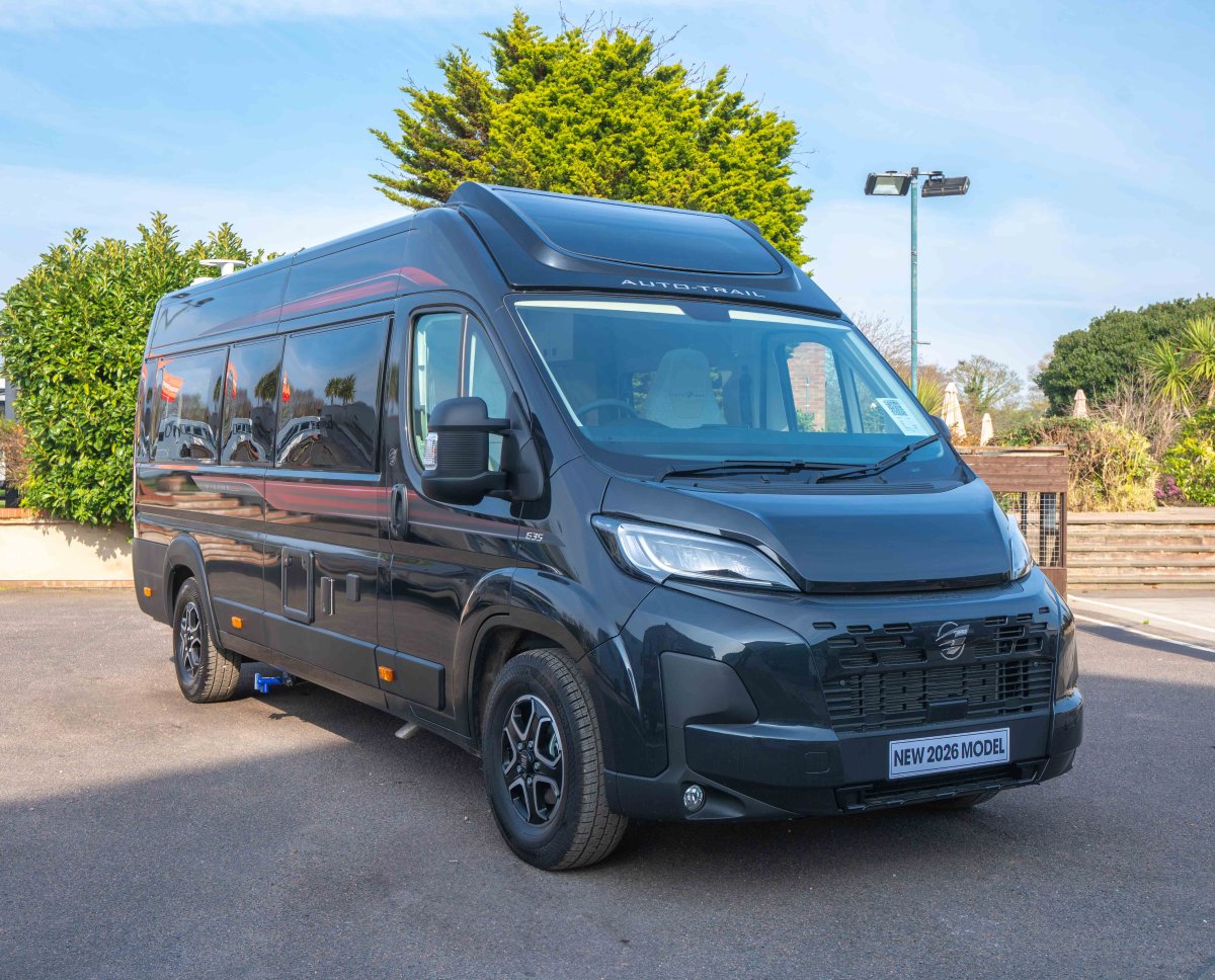 Fiat Autotrail V-Line 635 Sport 140BHP Auto - Exterior - Front