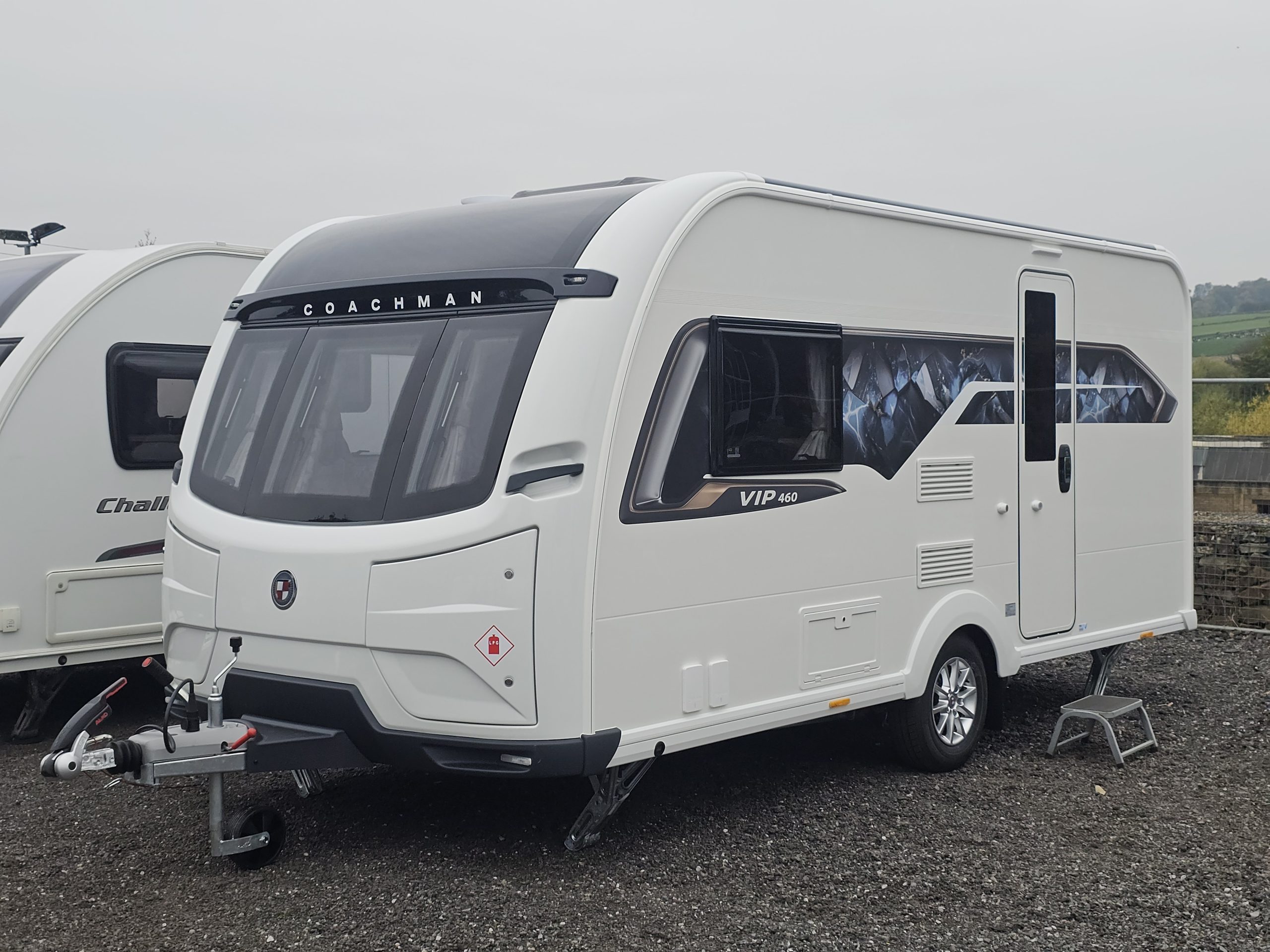 Coachman Vip 460 - Exterior - Front