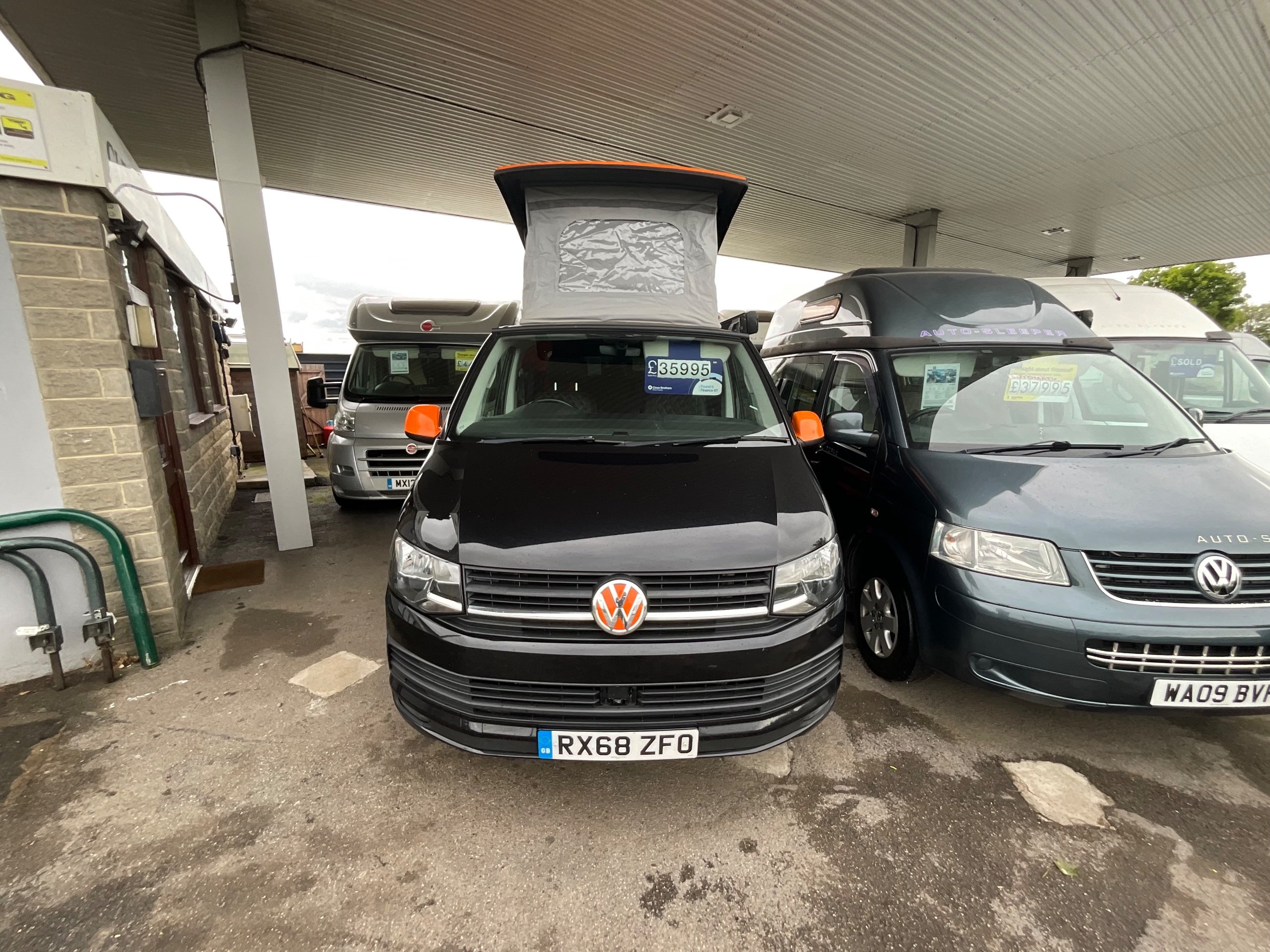 2018 Volkswagen Transporter - Exterior - Front