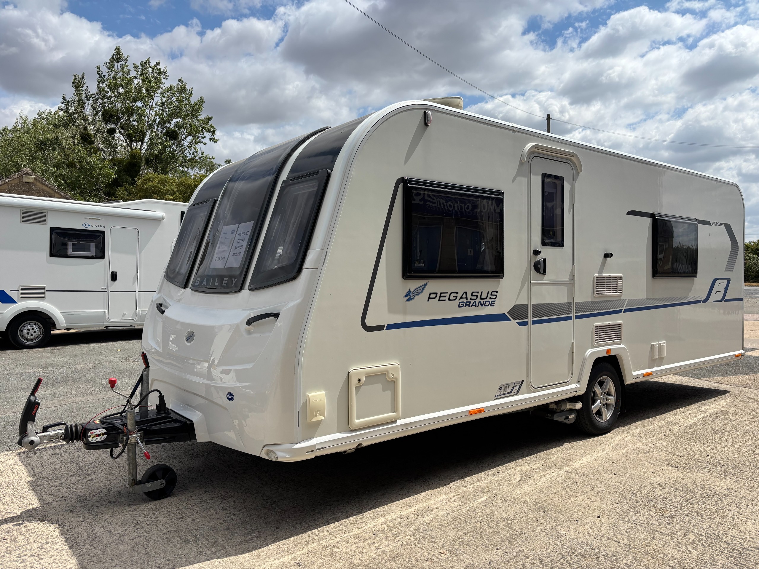 Bailey Pegasus Grande Rimini - Exterior - Front