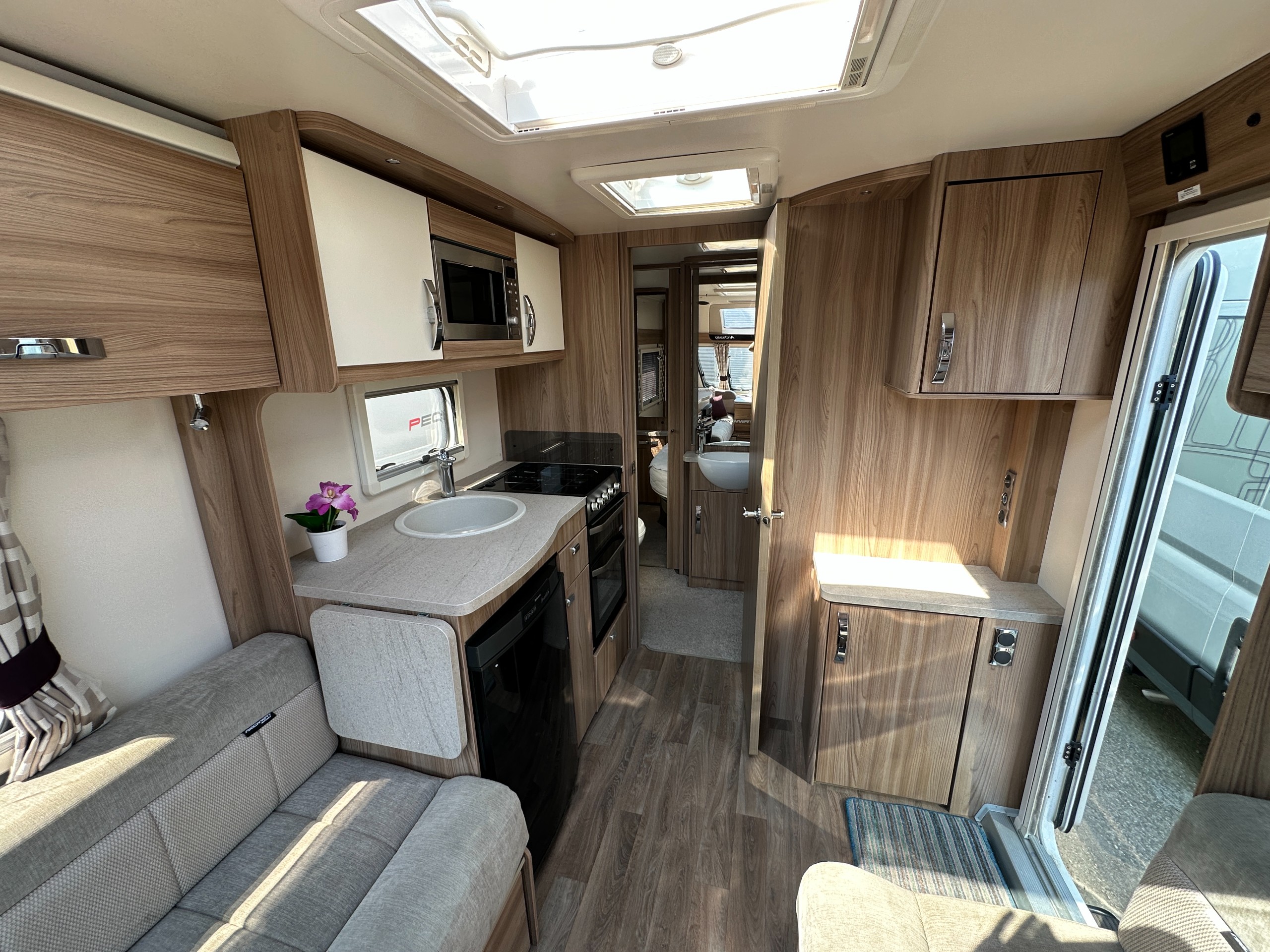 Swift Archway Sport Rockingham, 4 berth, motor mover