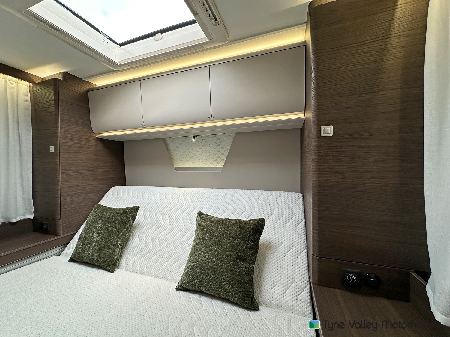 2026 Adria Matrix Supreme 670 SC