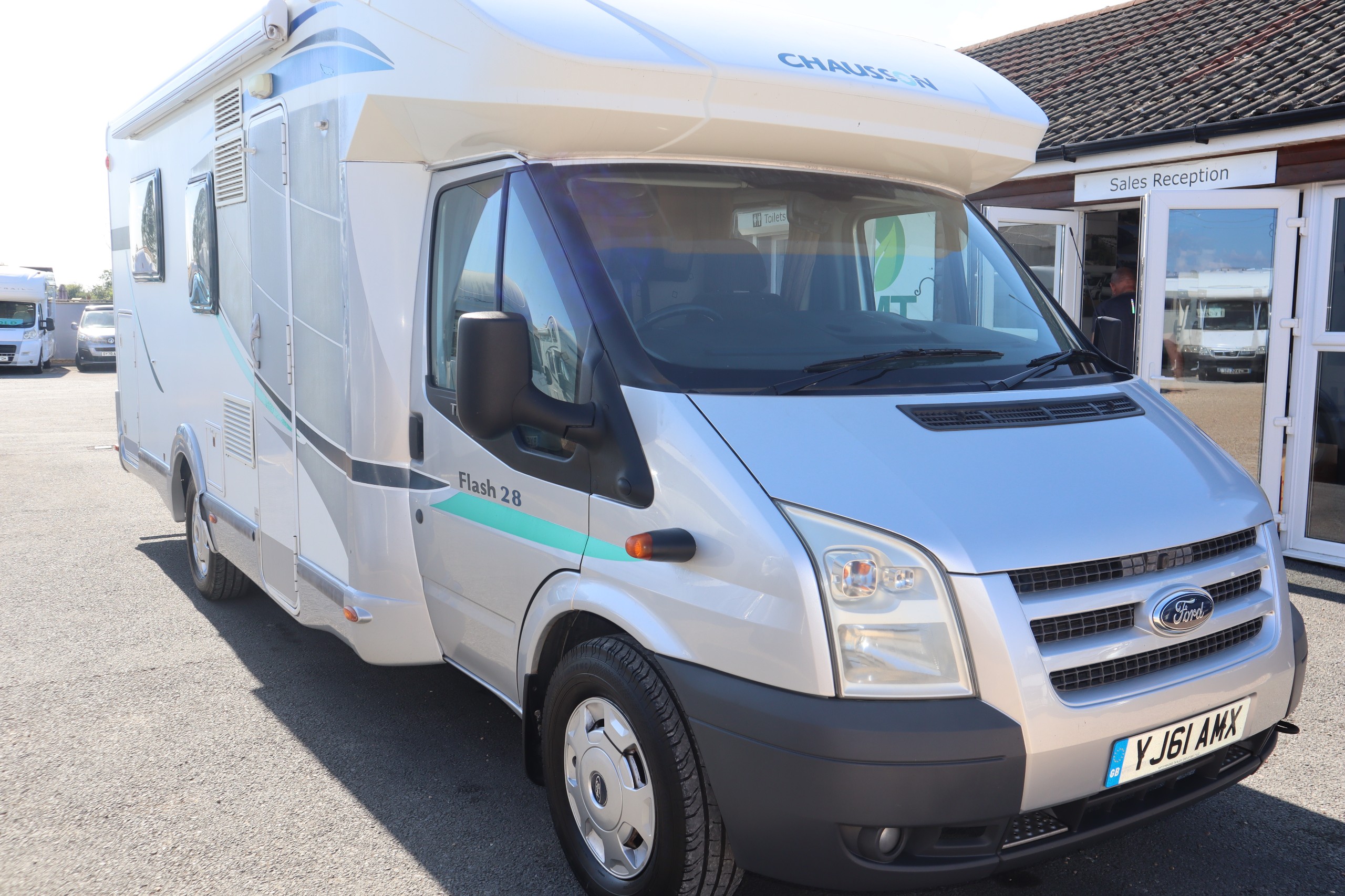 Chausson Flash Ford Transit, 3 Berth, 4 Belts, Fixed Bed, MOT, 12 Months Warranty, Habitation Service - Photo 1