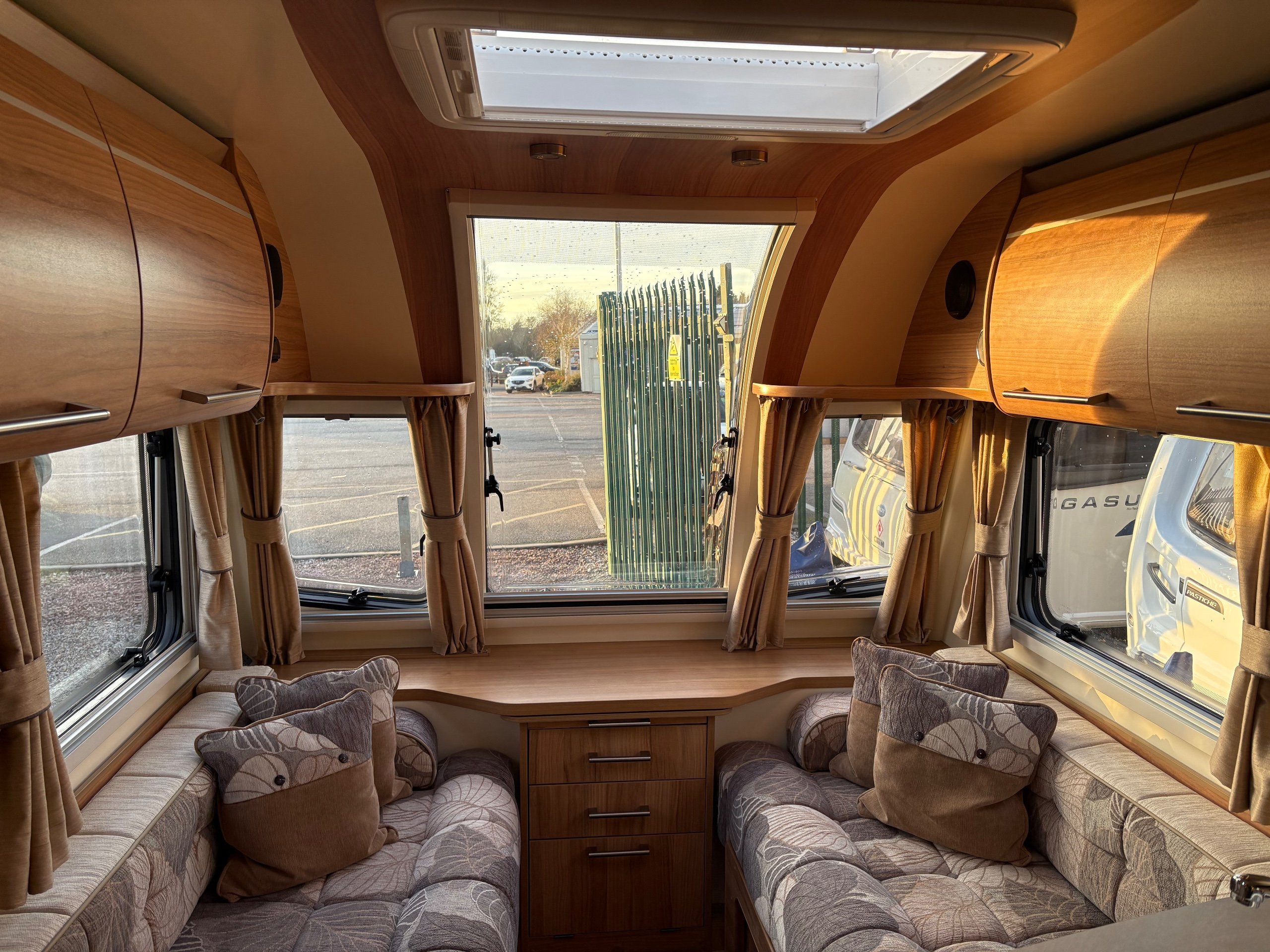 Bailey Pegasus GT65 Rimini - Exterior - Front