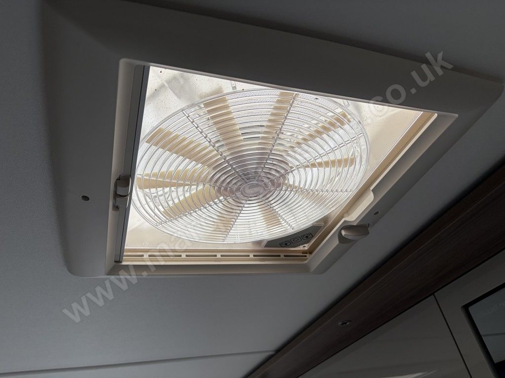 2023 Coachman VIP 675