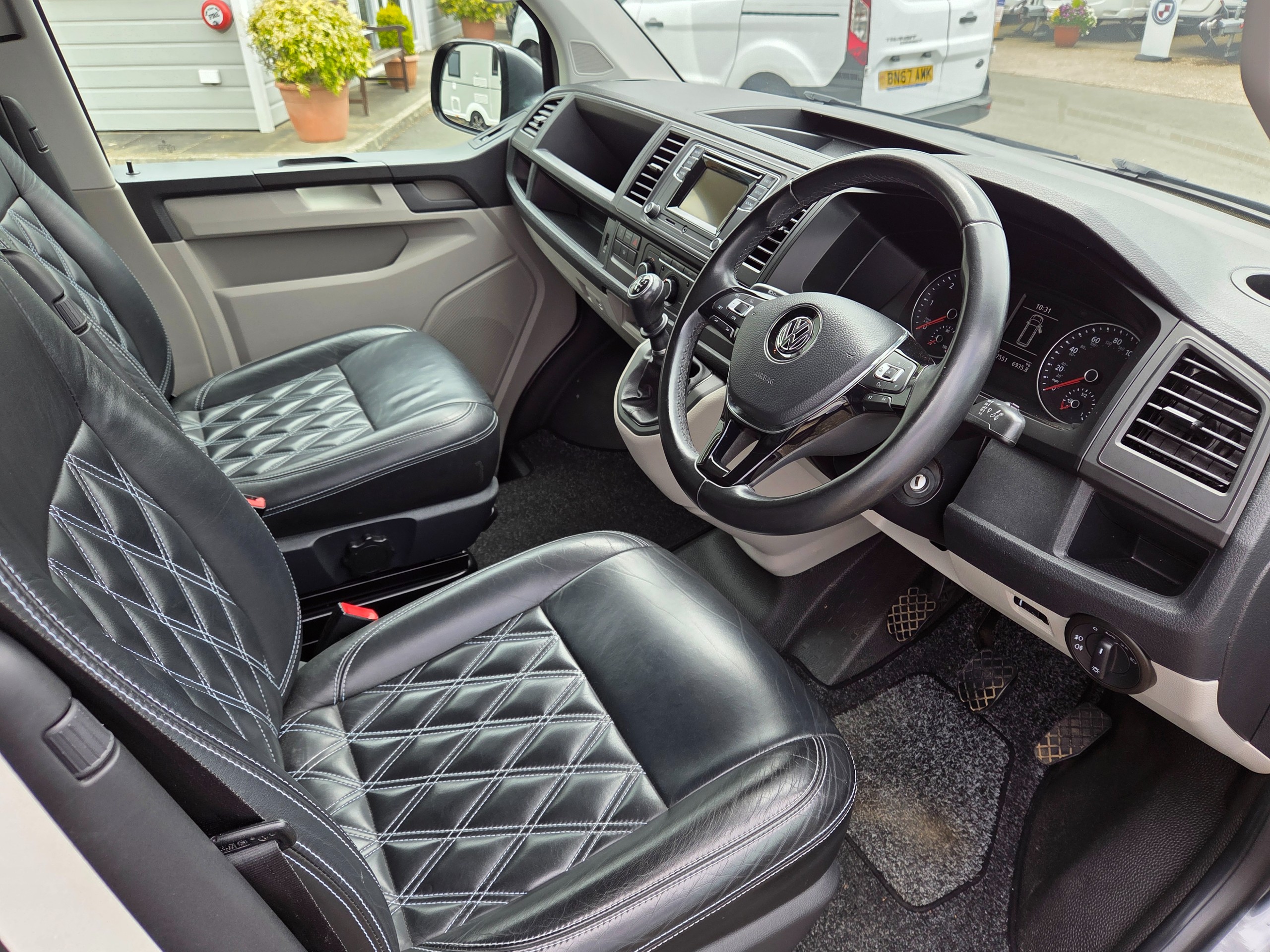2019 Volkswagen Transporter T28 BlueMotion Highline 2.0 TDI Bespoke Leisure Campervan