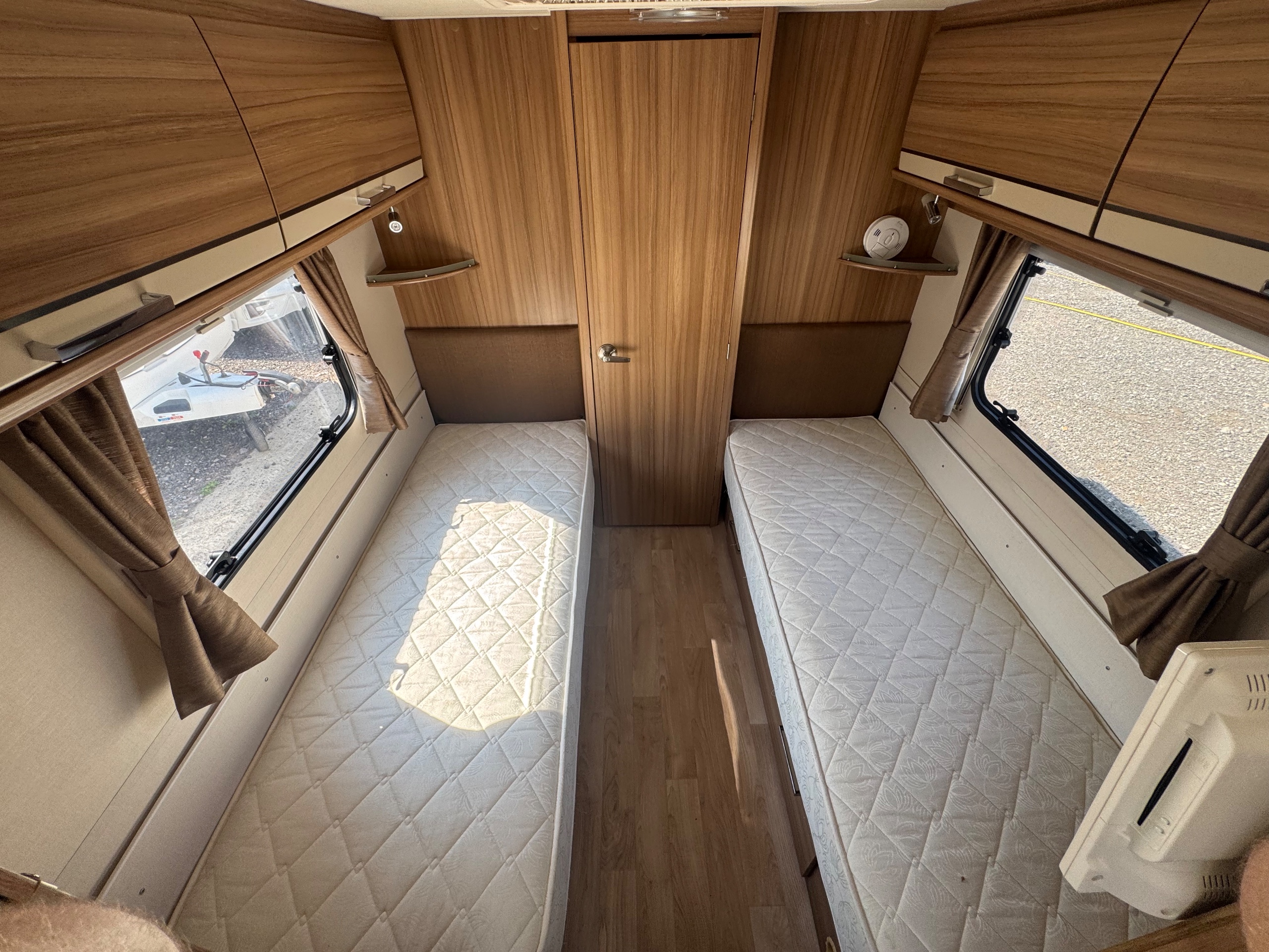 2015 Lunar Ultima 554