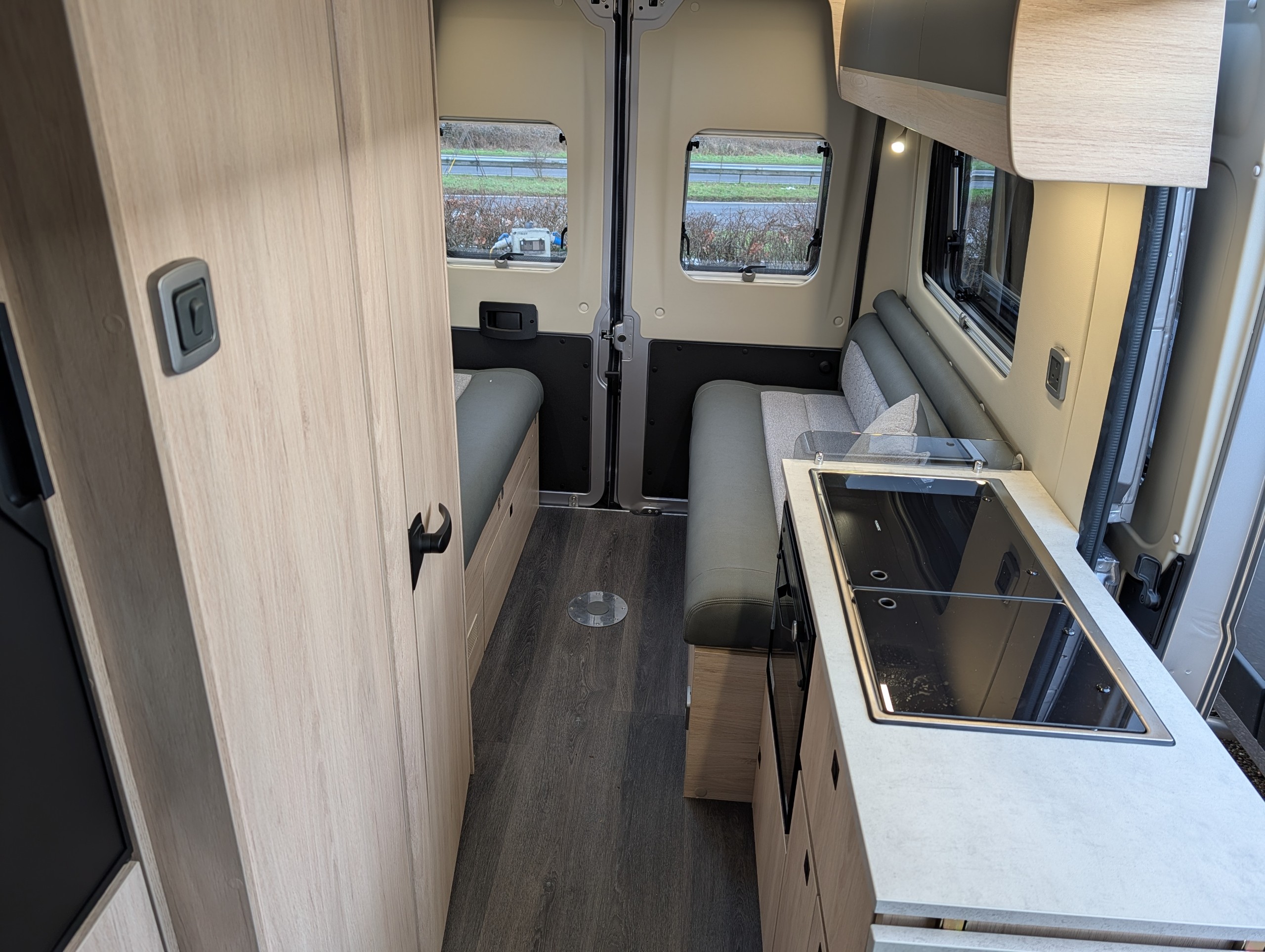 2027 Auto-Trail Expedition 54 Fitted options include reverse camera, Apple carplay and cab blinds
