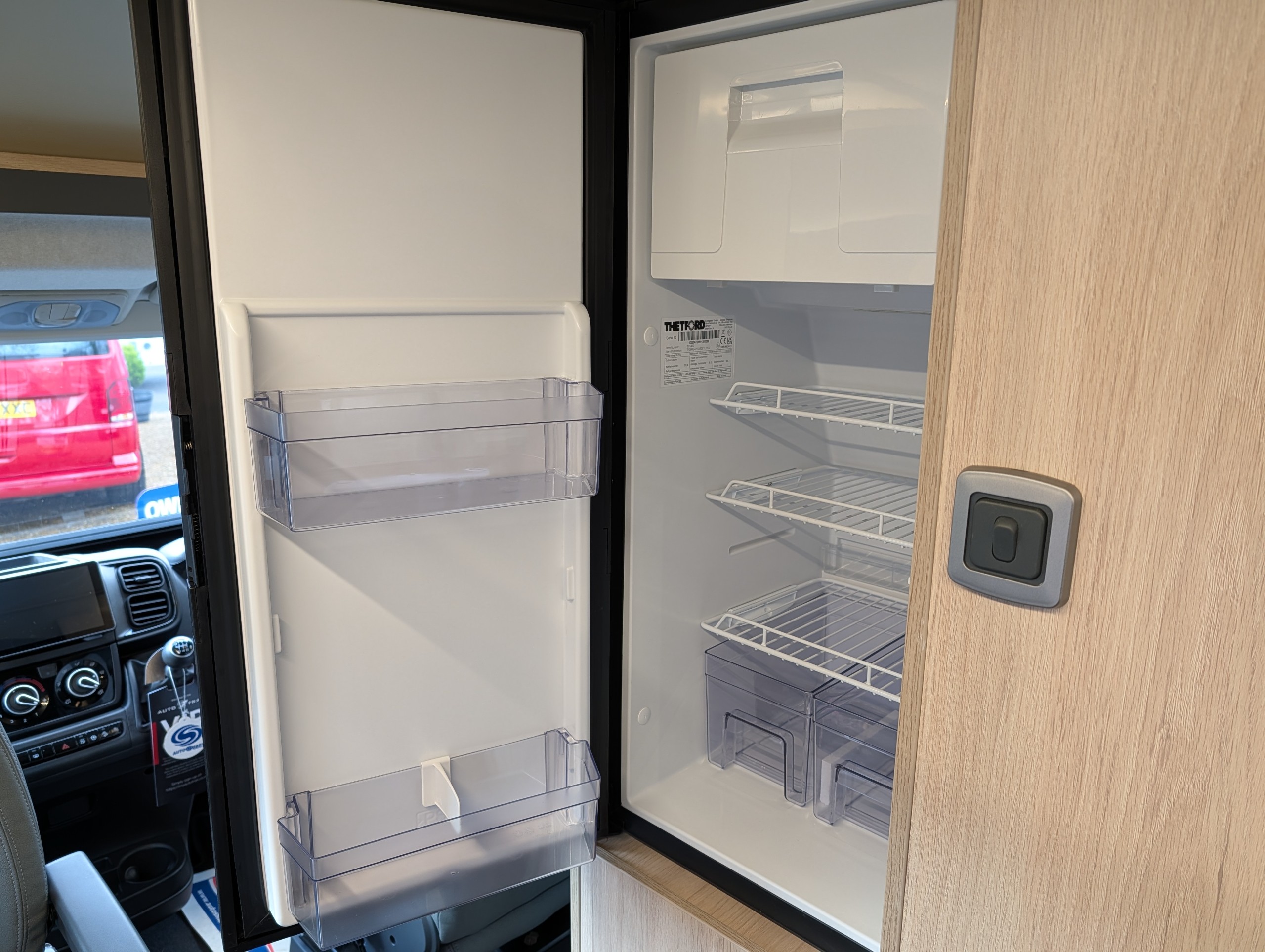 2027 Auto-Trail Expedition 54 Fitted options include reverse camera, Apple carplay and cab blinds