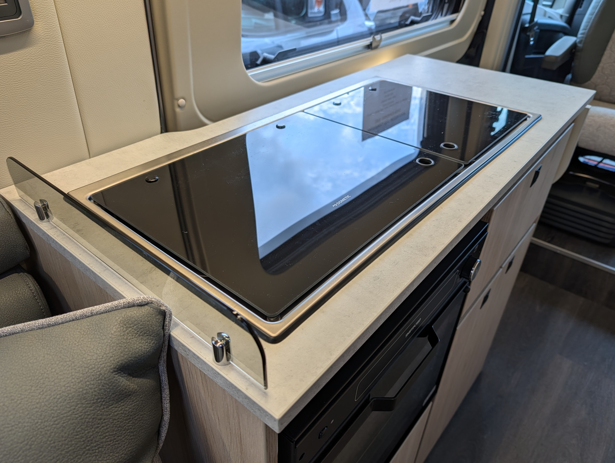 2027 Auto-Trail Expedition 54 Fitted options include reverse camera, Apple carplay and cab blinds