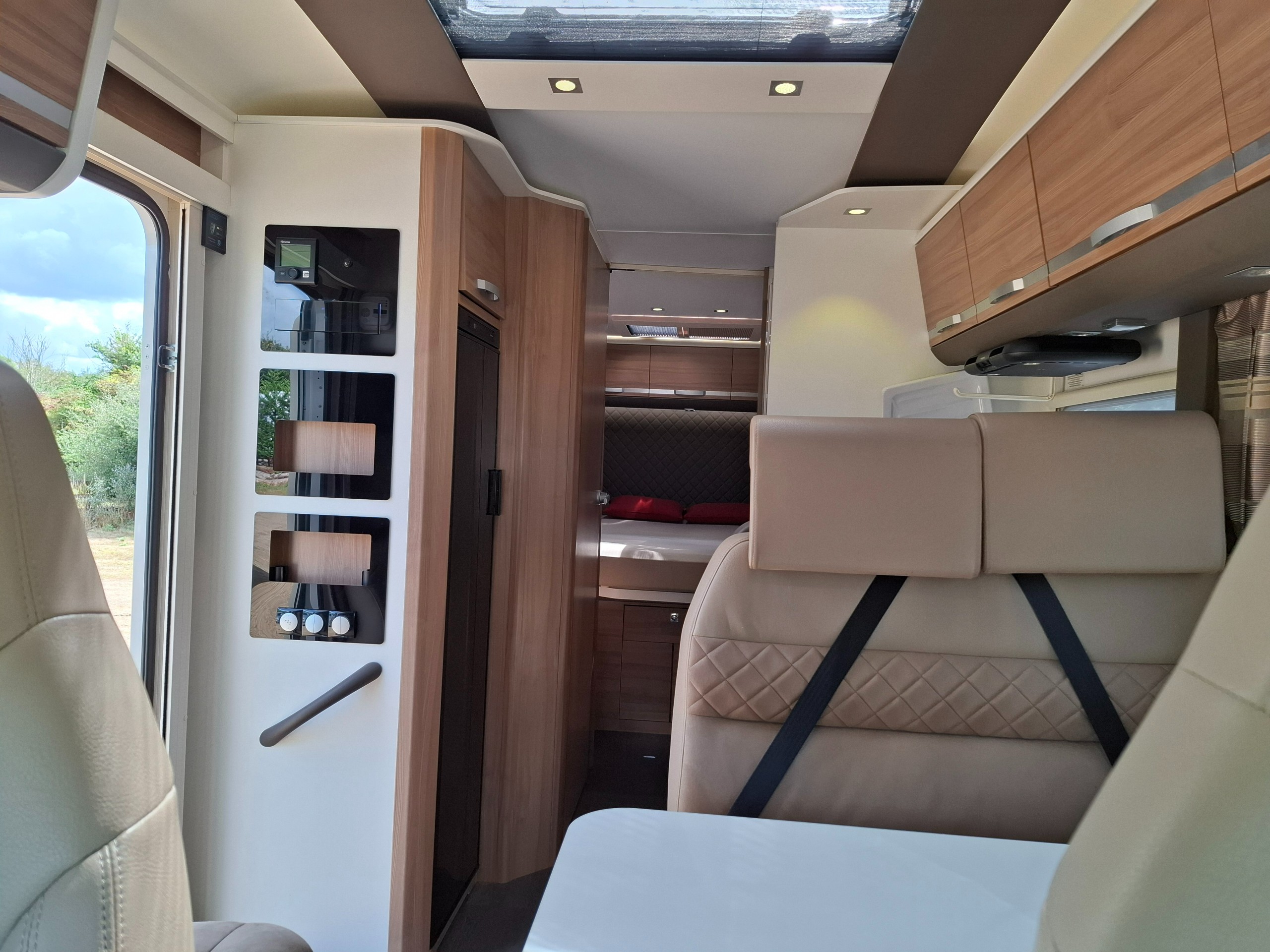 2022 Adria Coral Axess 670SC
