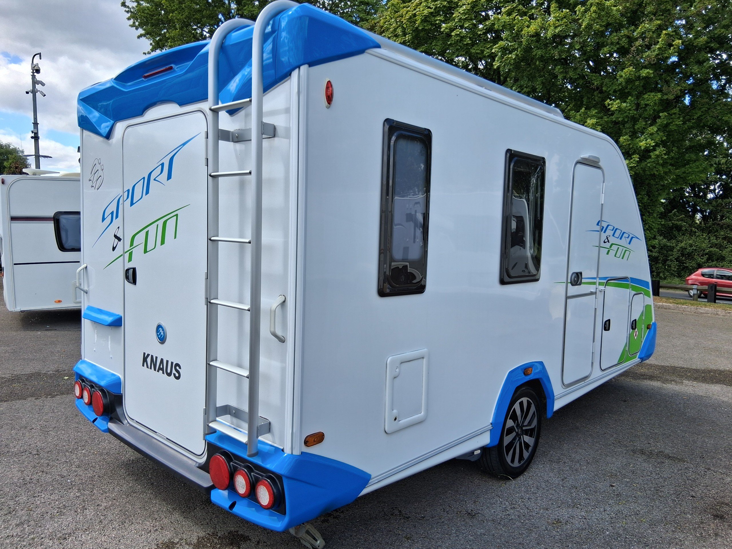 Exterior - Rear