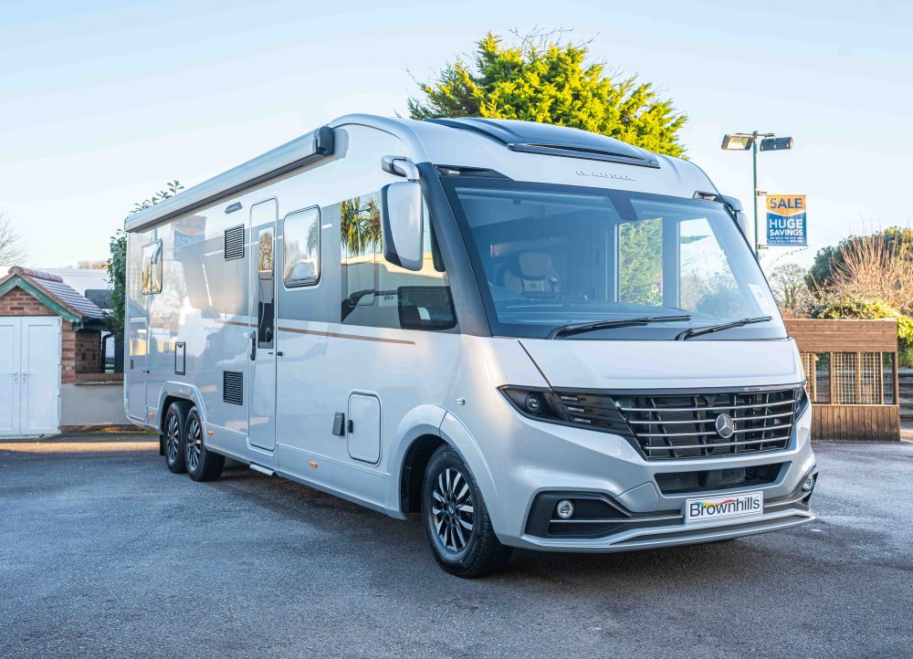 Adria Supersonic 890 LC 170BHP Auto - Exterior - Front