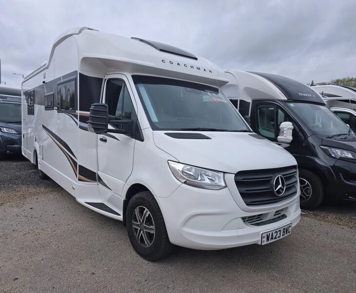 Coachman Travel Master - Exterior - Front