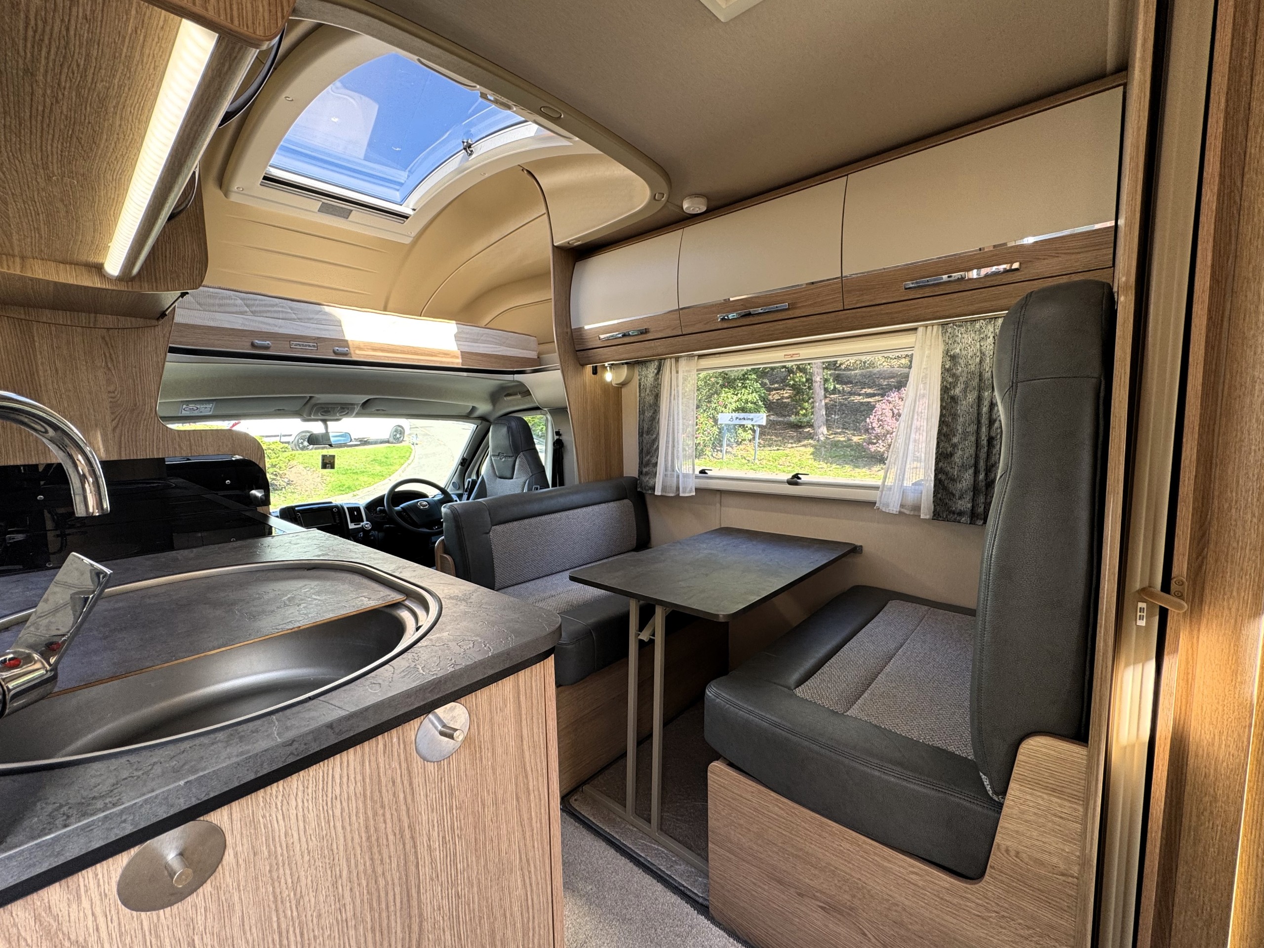 2020 Auto-Trail Apache 700