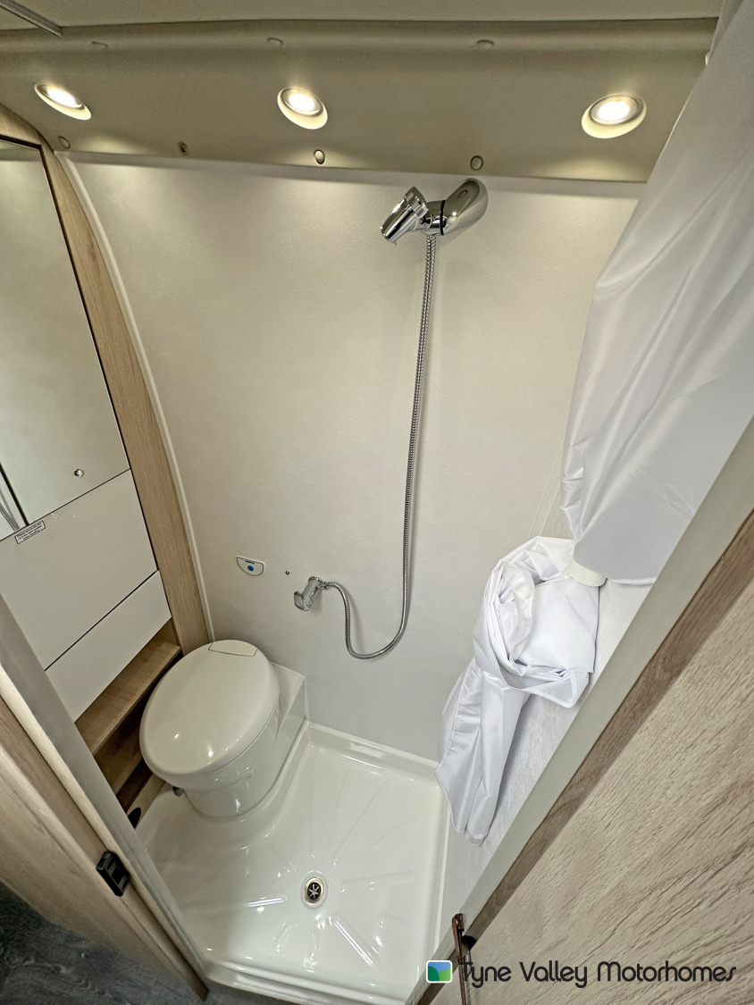 2025 Auto-Trail Expedition 66