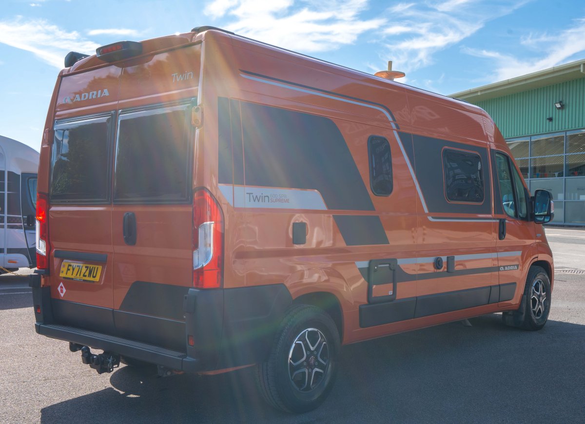 2022 Adria Twin Supreme 600 SPB 140BHP Auto