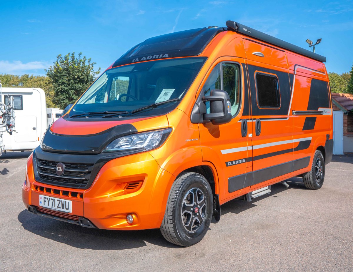 2022 Adria Twin Supreme 600 SPB 140BHP Auto