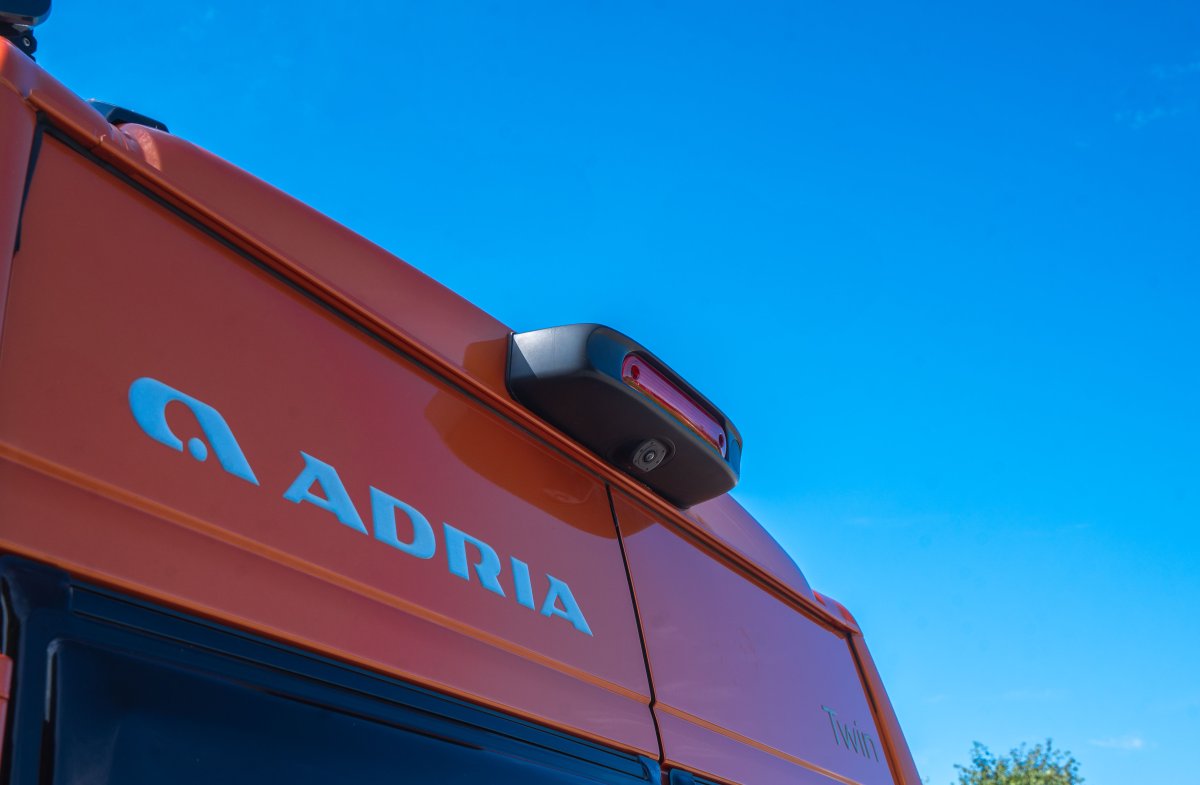 2022 Adria Twin Supreme 600 SPB 140BHP Auto