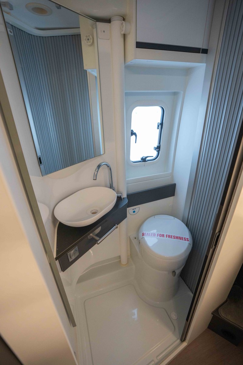 2022 Adria Twin Supreme 600 SPB 140BHP Auto
