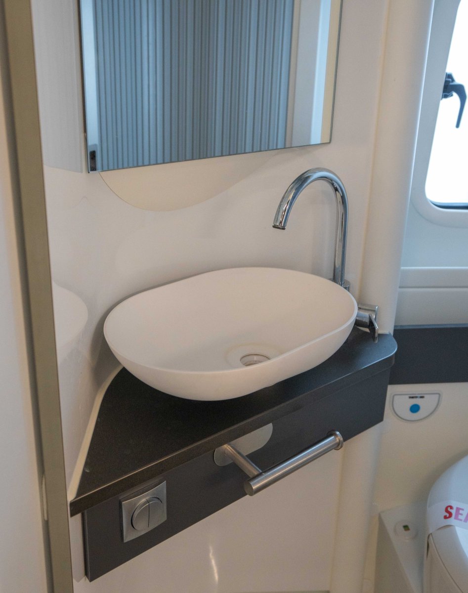 2022 Adria Twin Supreme 600 SPB 140BHP Auto
