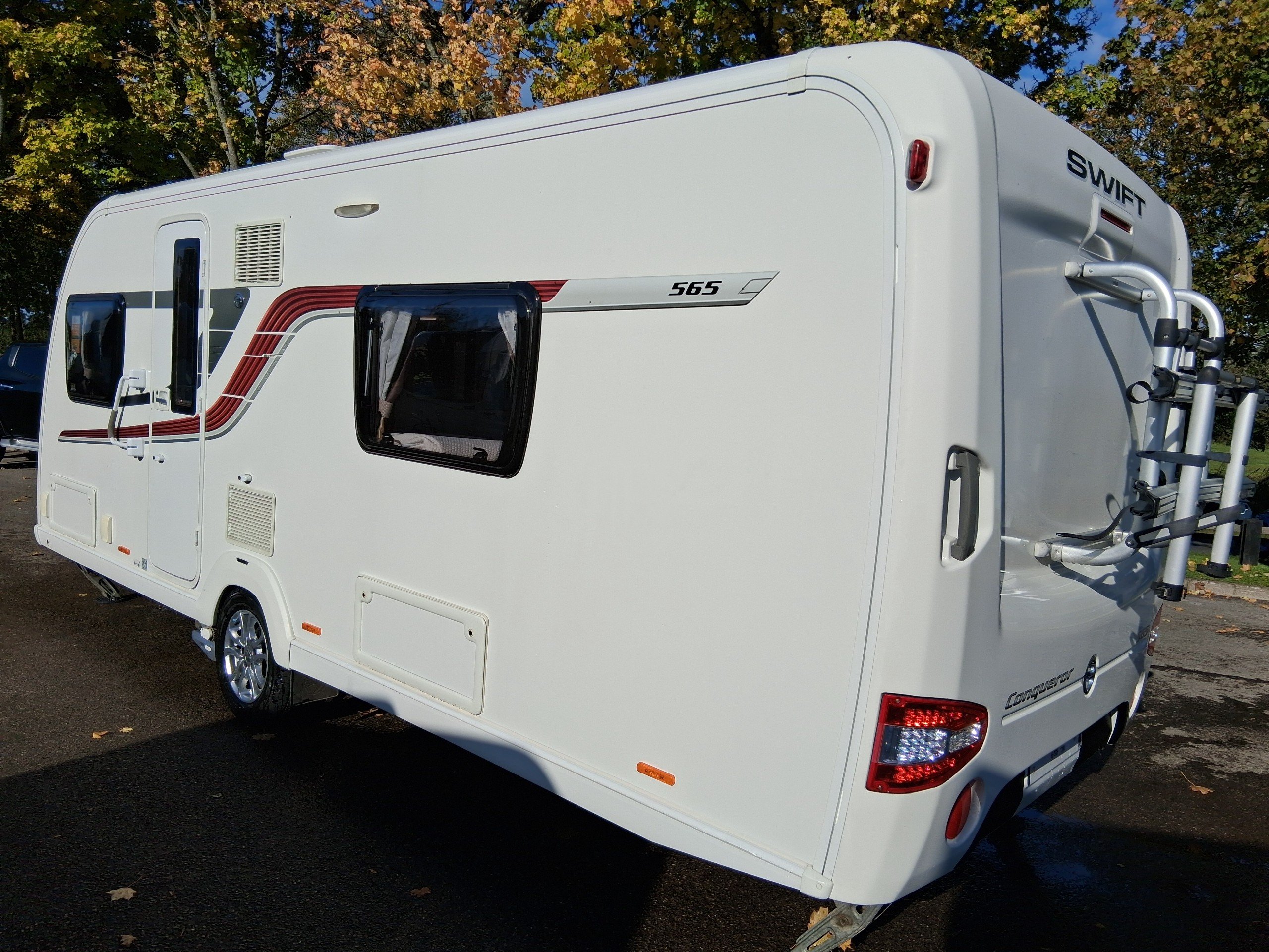 Swift Conqueror 565 - Exterior - Front