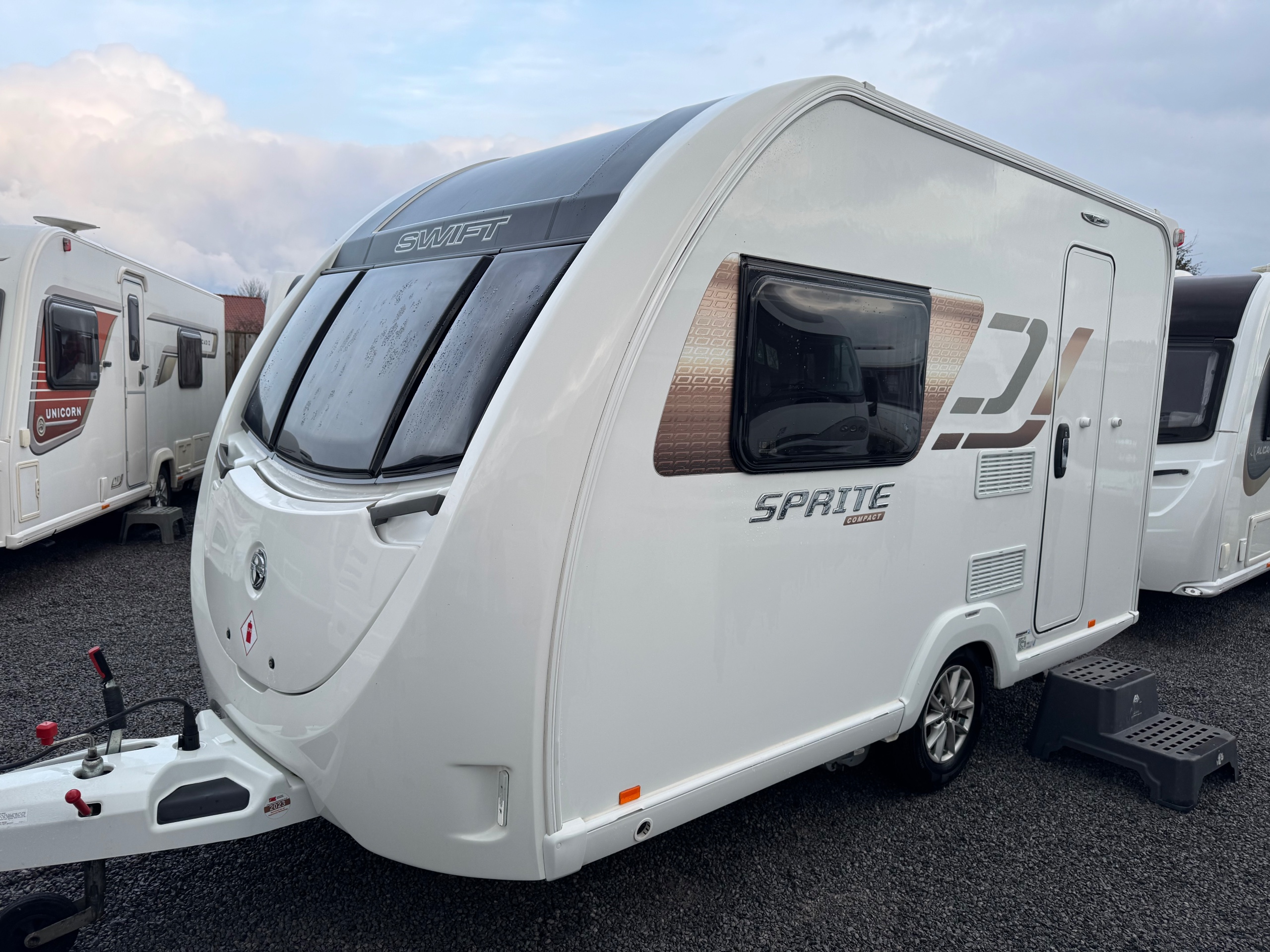 Swift Sprite Compact / 2 - Exterior - Front