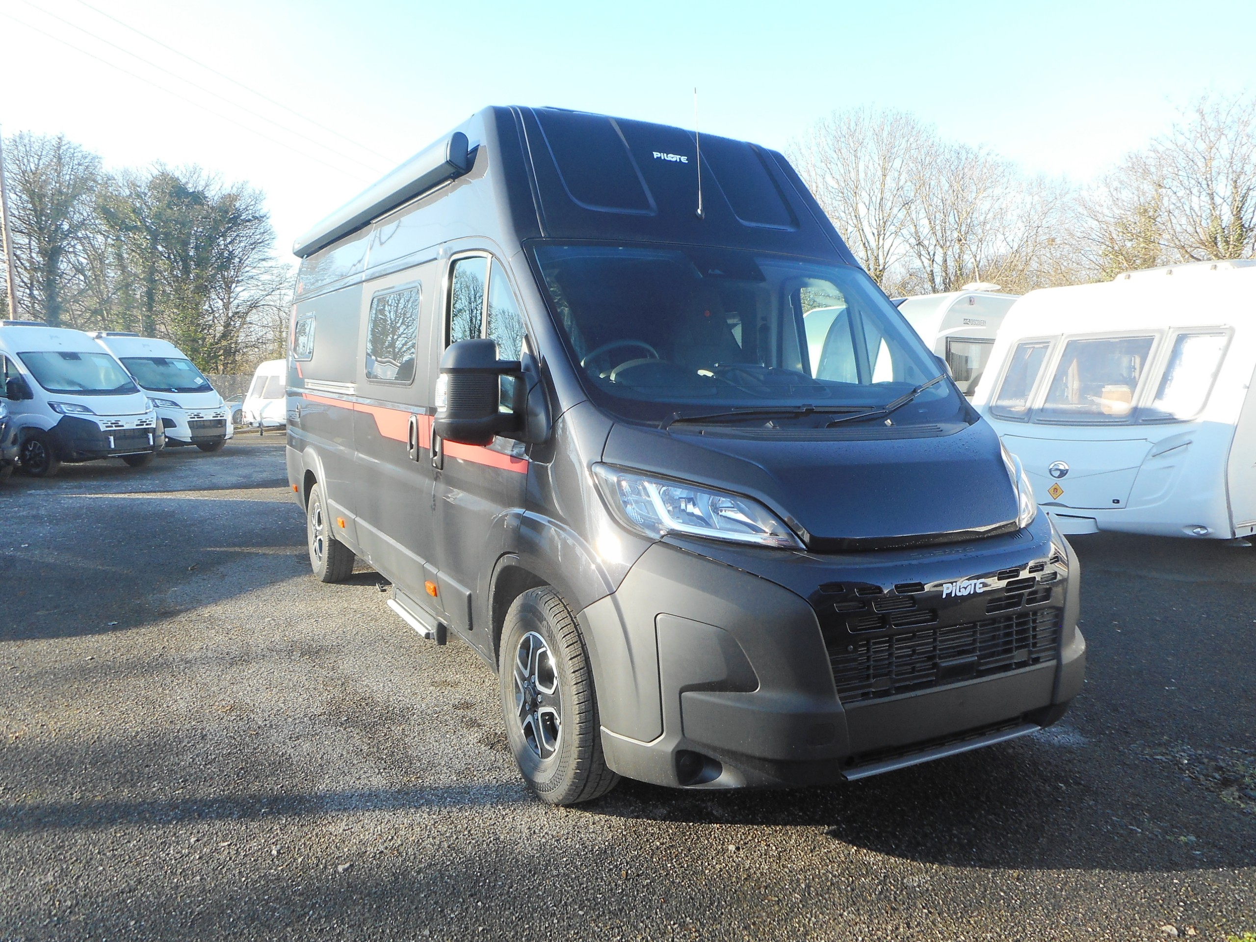 Pilote Cityvan Premium V633M 180 bhp Auto - Photo 1