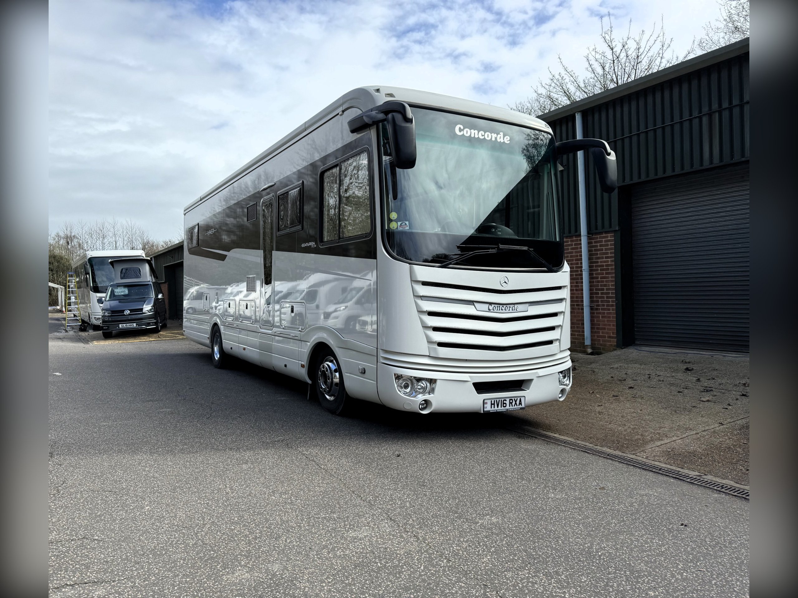 2016 Concorde Liner Centurion 990G - Exterior - Front