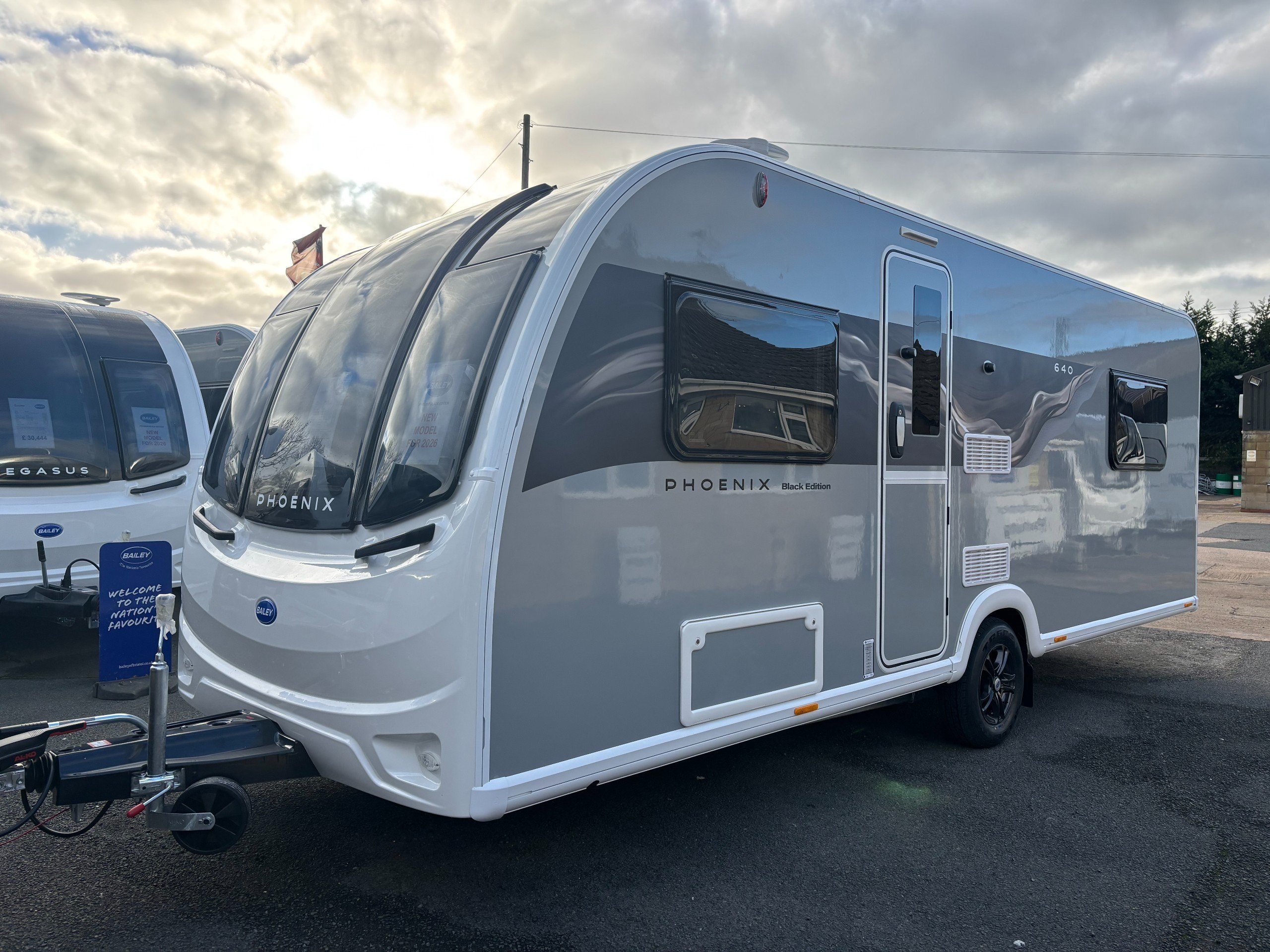 Bailey Phoenix 640 Black Edition