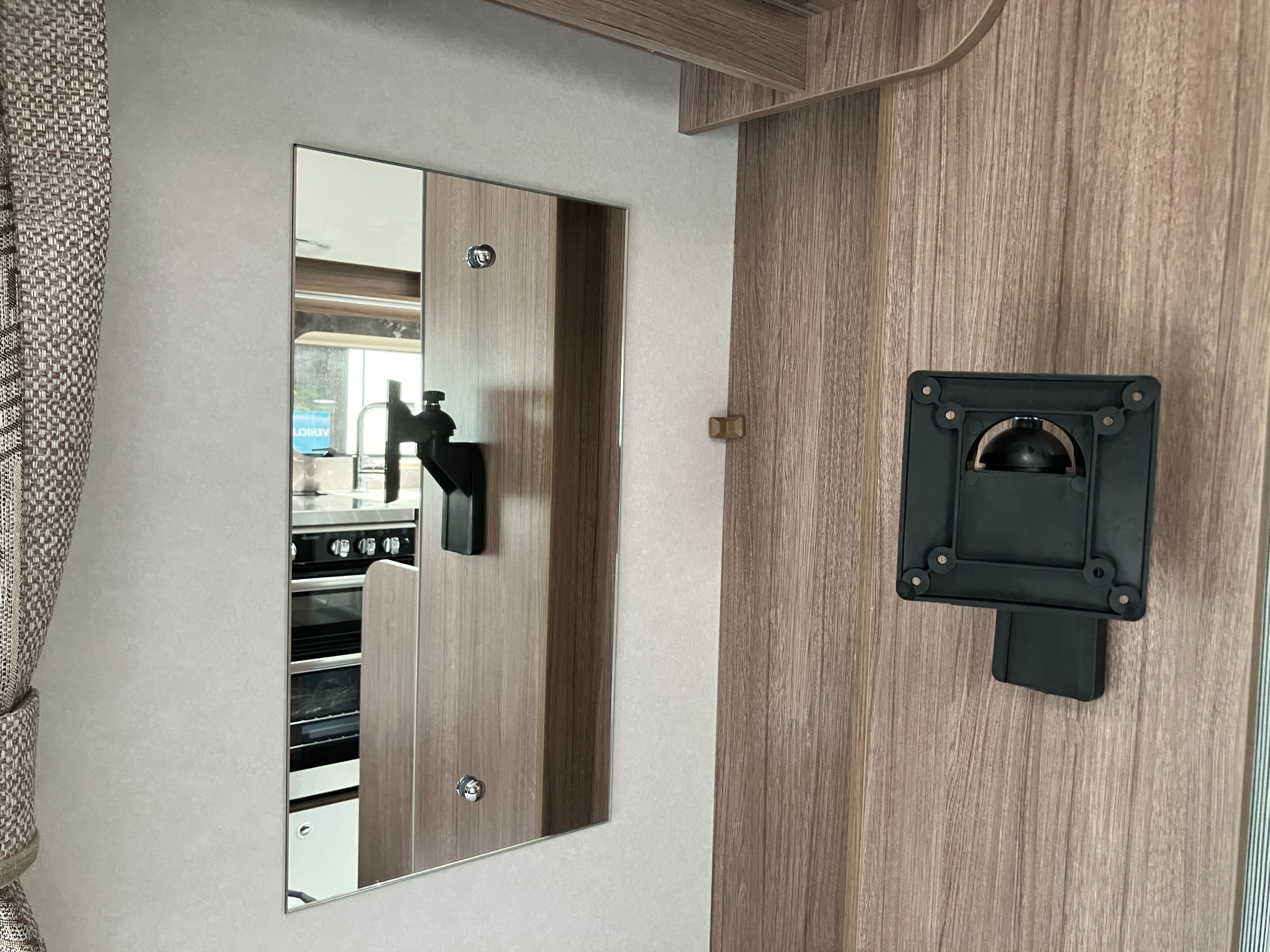 2027 Coachman VIP 565 Singleton Sussex Special Edition - LAST ONE, DEMONSTRATOR DISCOUNT, AVAILABLE NOW!