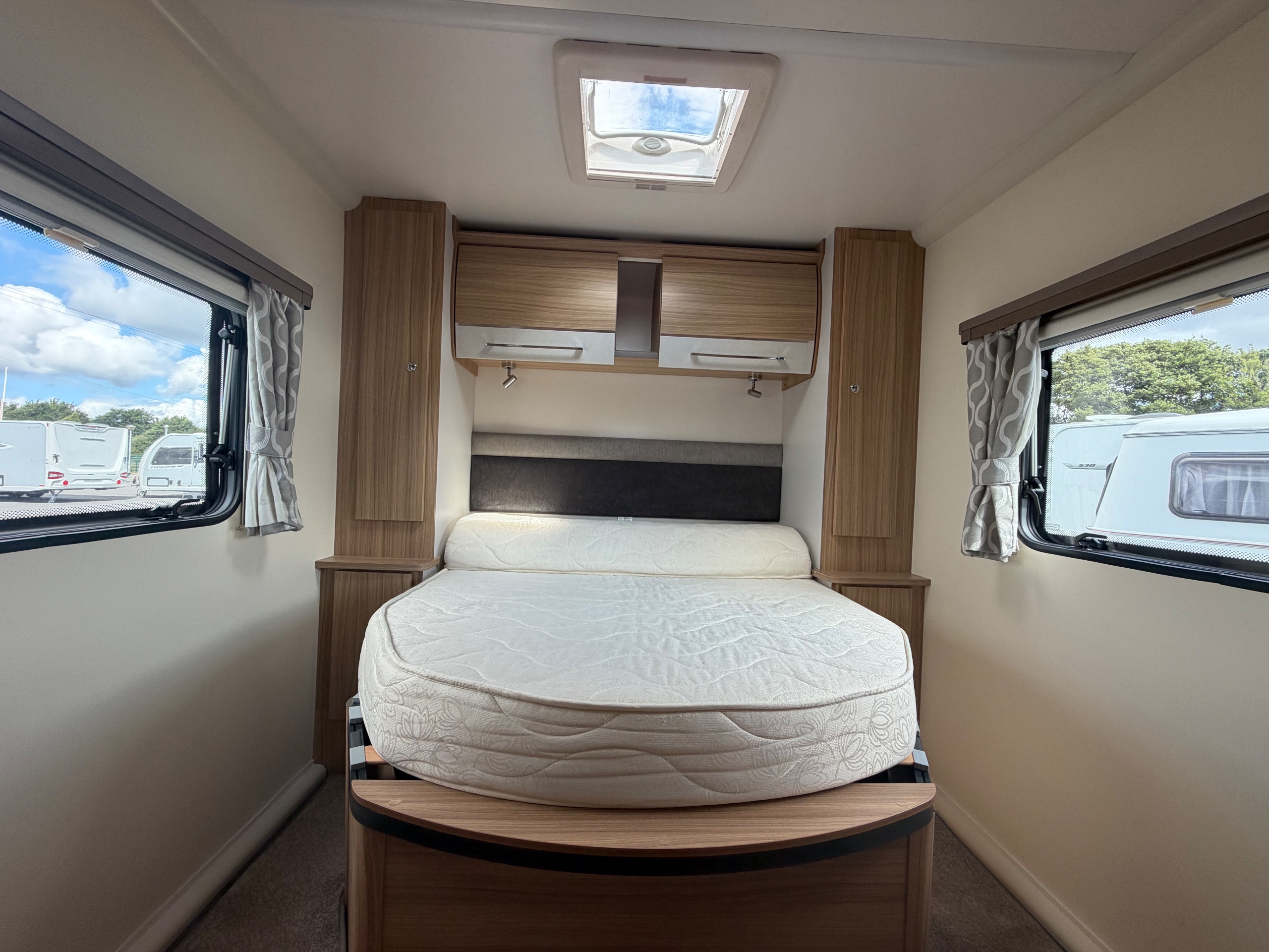 Bailey Phoenix 640