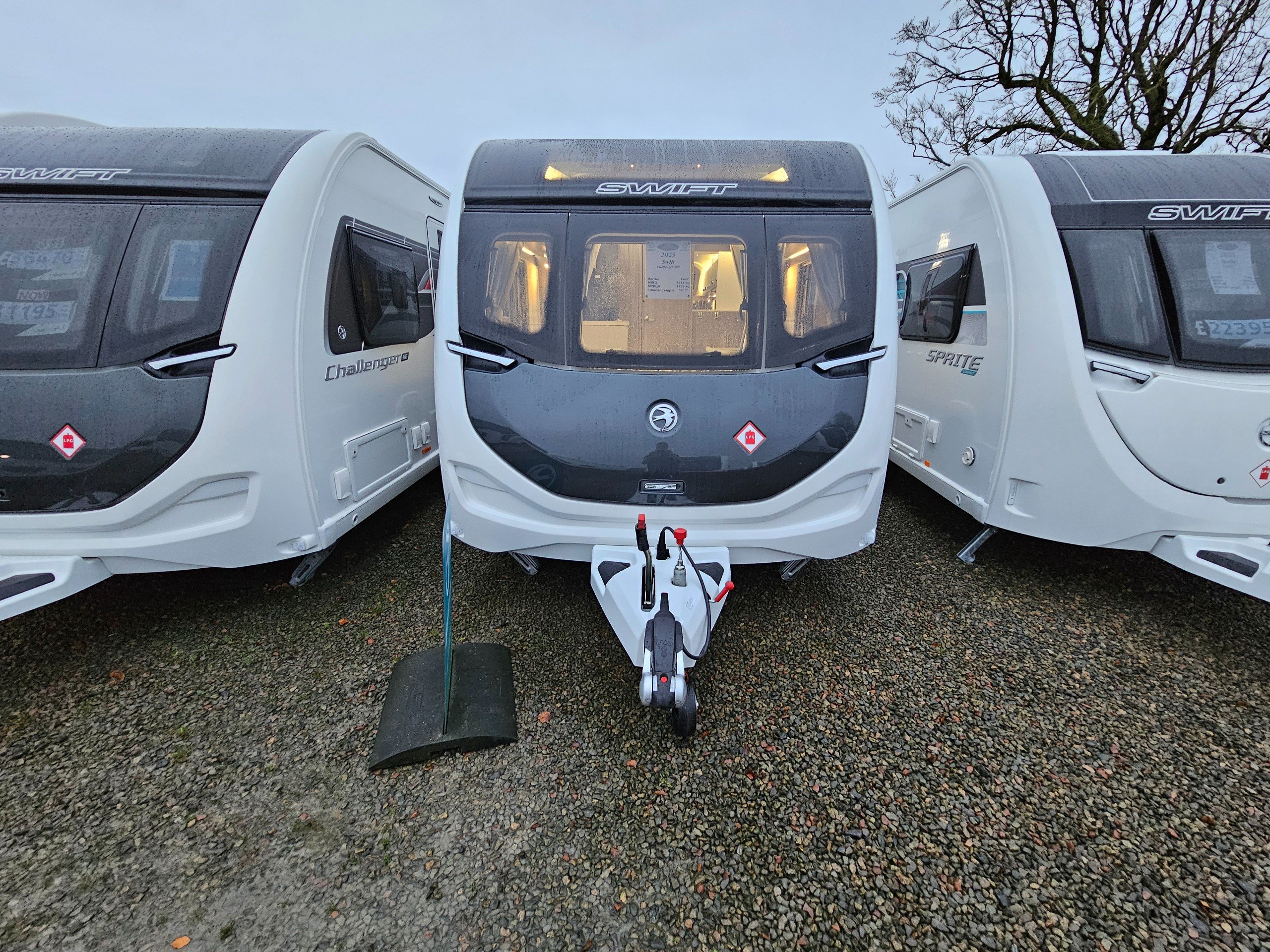 2025 Swift Challenger 480 - Exterior - Front