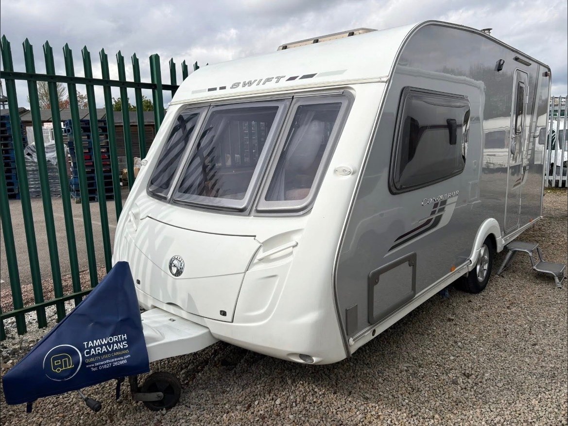 Swift Conquerer 480 - Exterior - Front