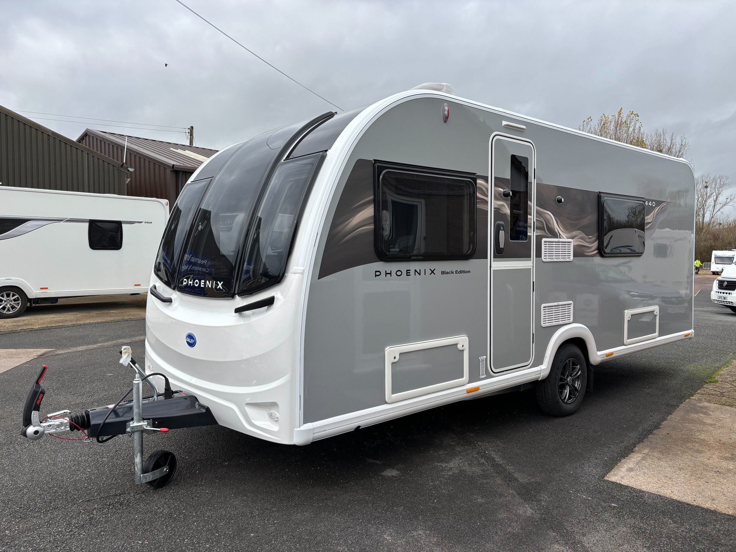 Bailey Phoenix 440 Black Edition