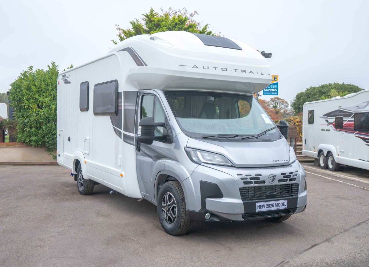 Fiat Autotrail Expedition C73 140BHP - Exterior - Front