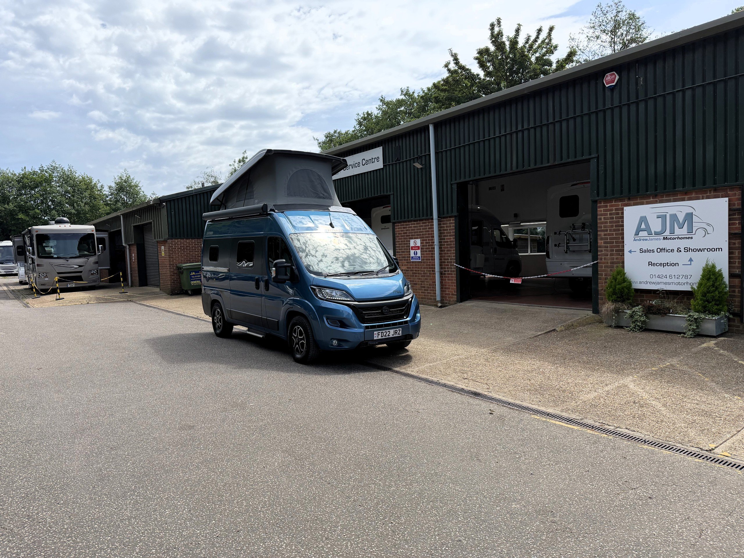 2022 Hymer FREE 540 BLUE EVOLUTION - Exterior - Front