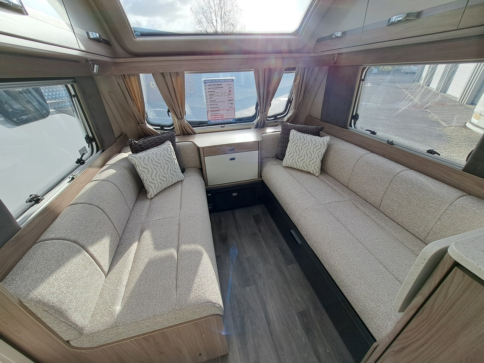2026 Swift Conqueror 645