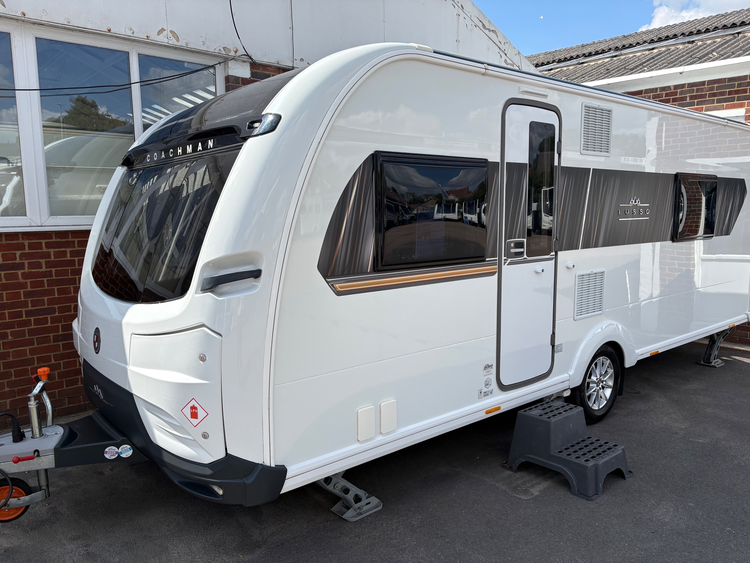 2023 Coachman Lusso 1