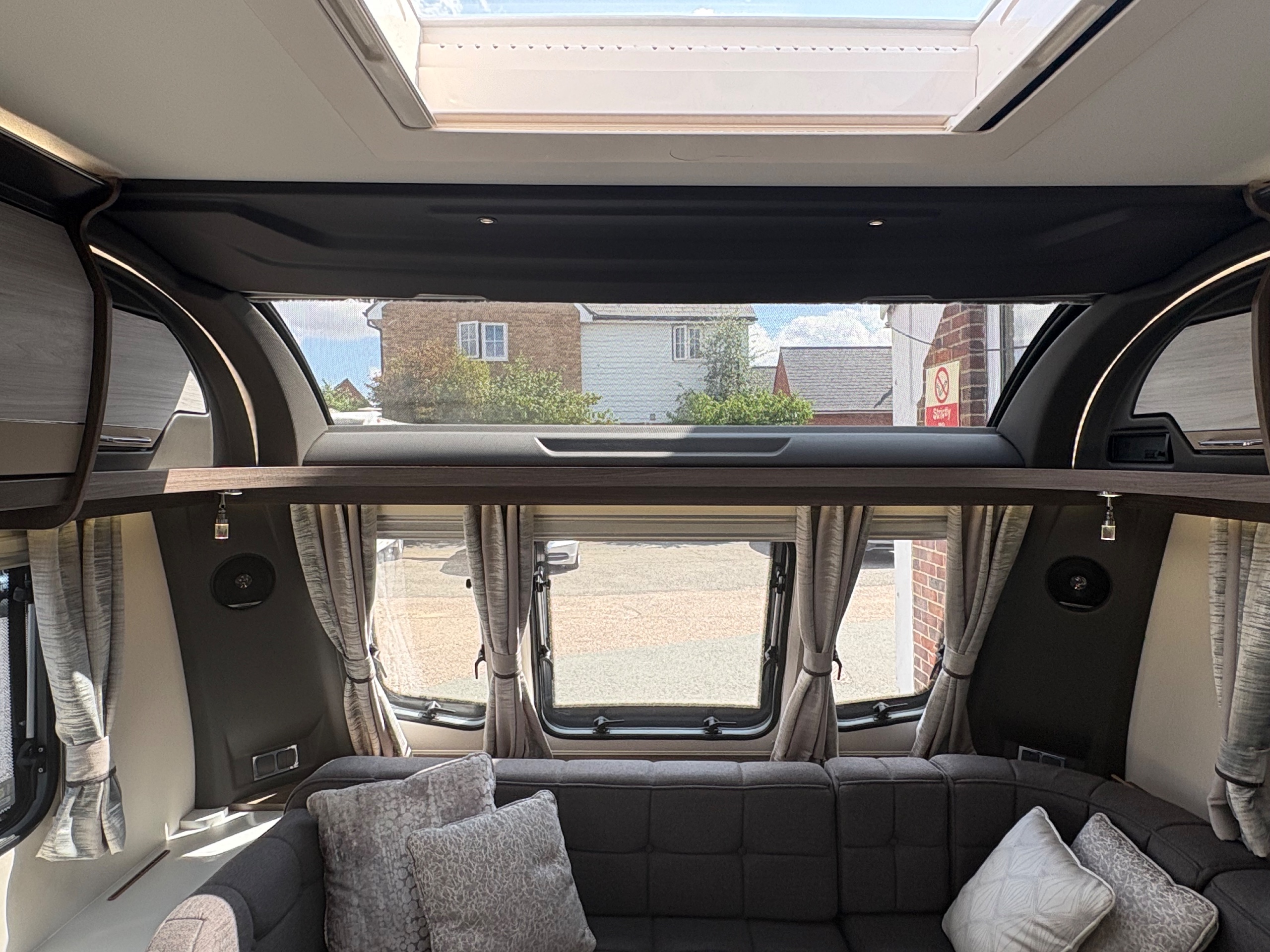 Coachman Lusso 1