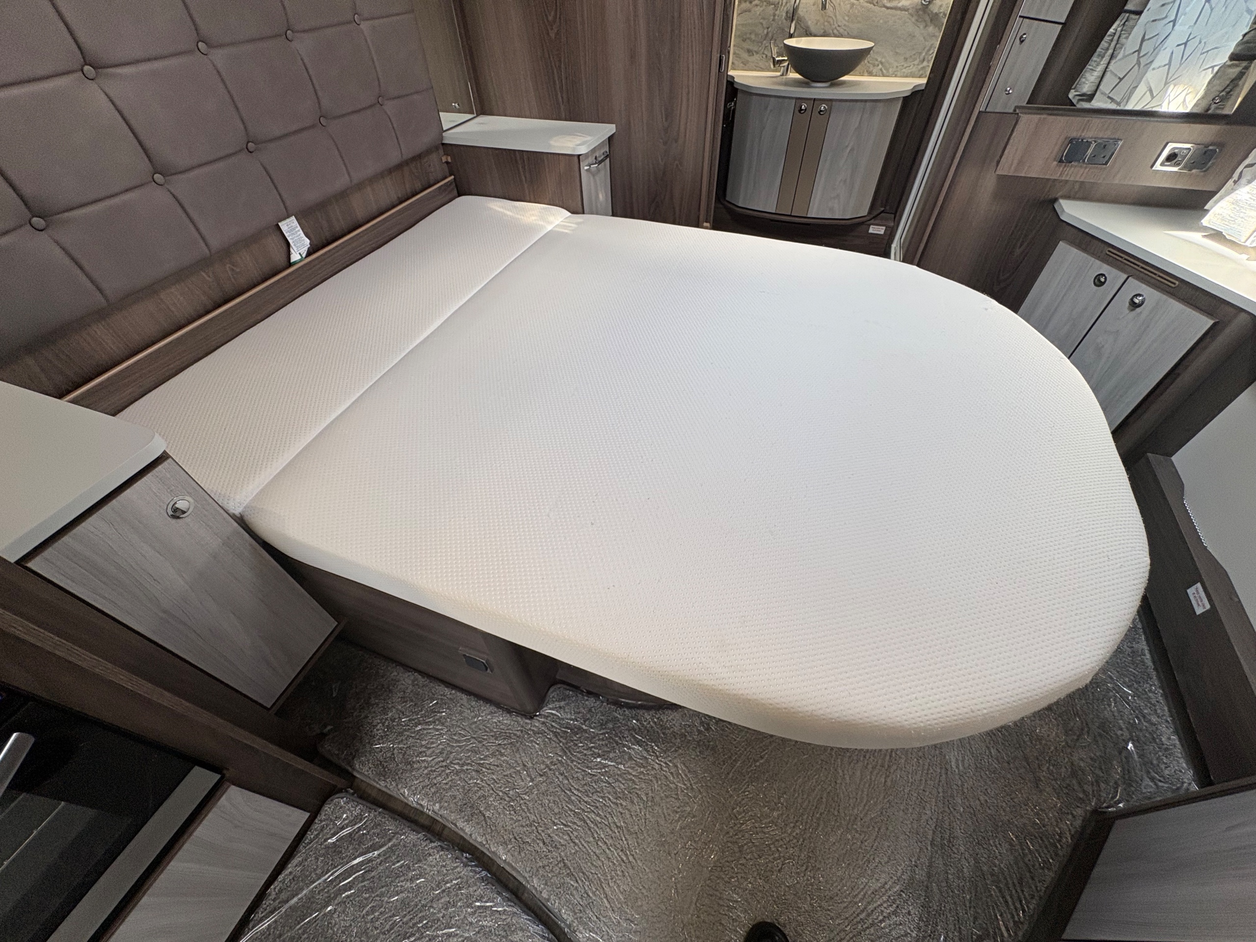 2023 Coachman Lusso 1