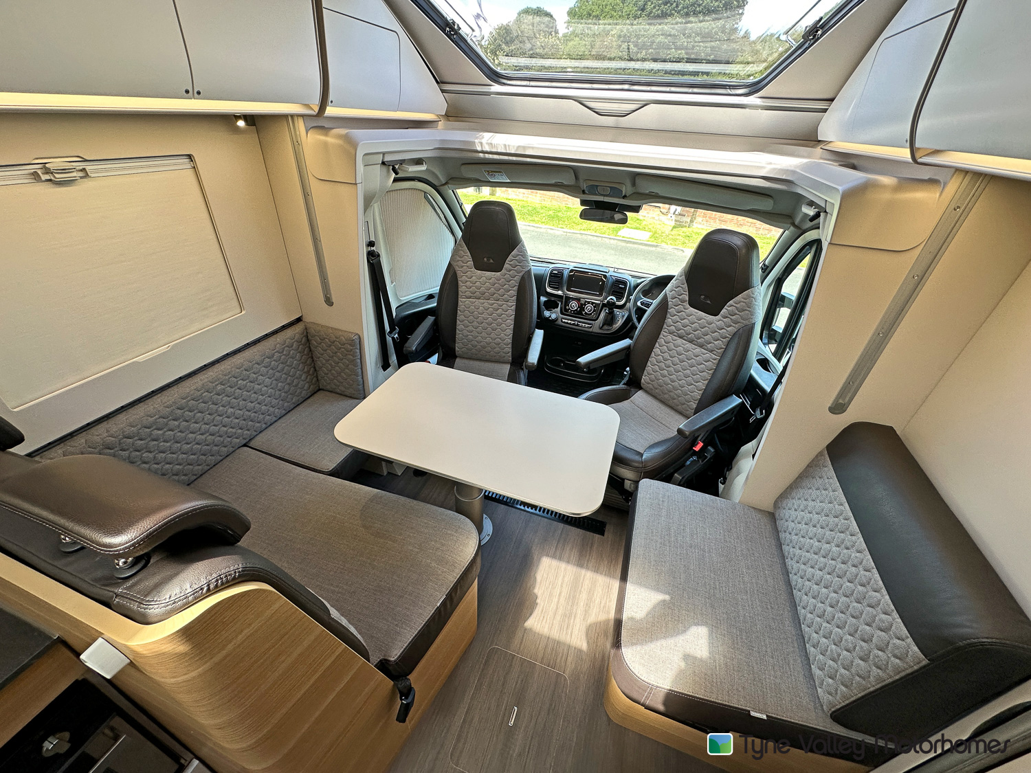 2023 Adria Matrix Plus 670 SC