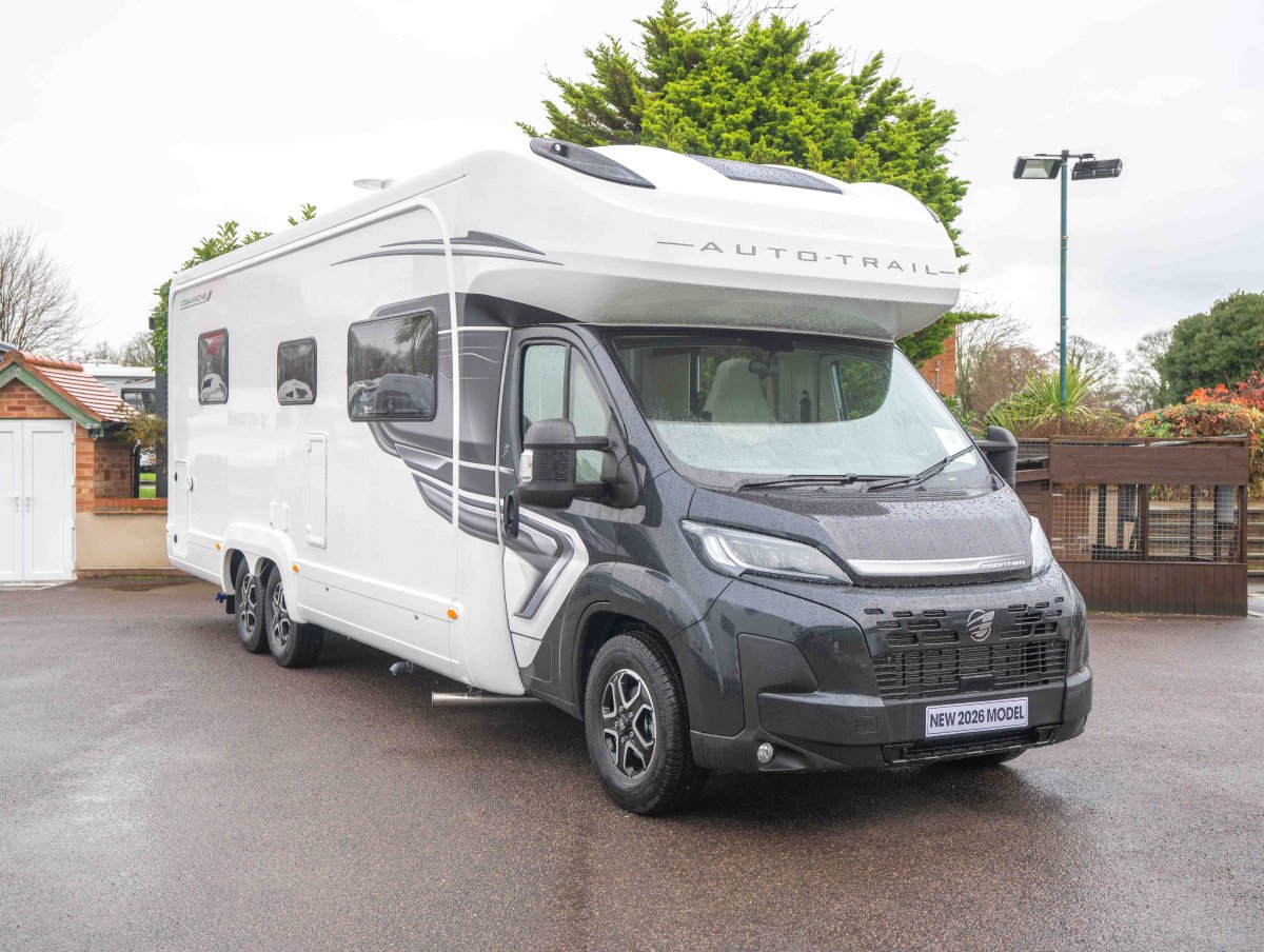 Fiat Autotrail Comanche 180BHP Lo Line Auto - Exterior - Front