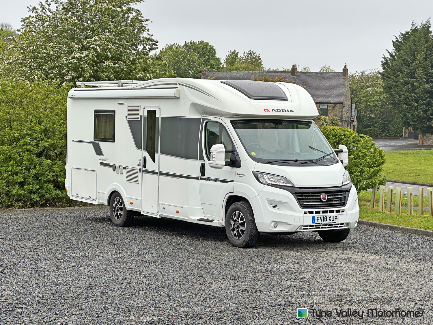 Adria Matrix Plus 670 SLT - Exterior - Front