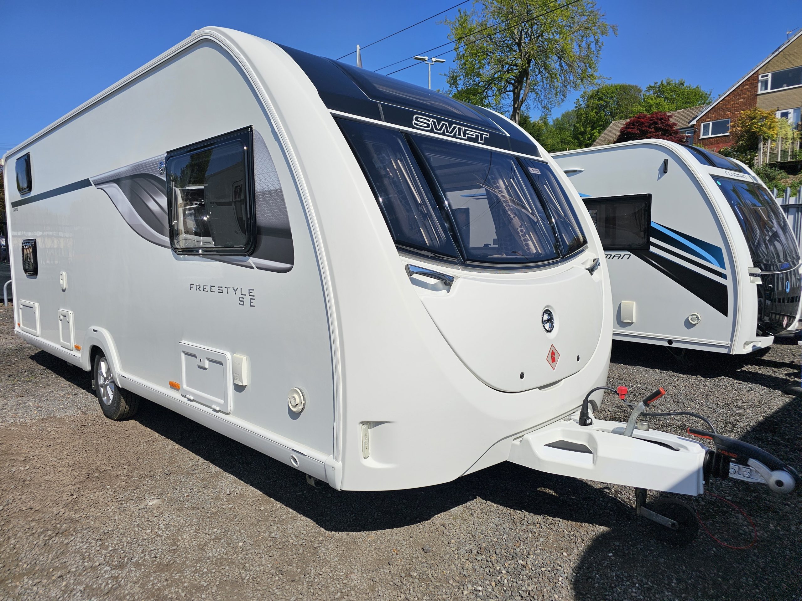 2020 Swift Freestyle 6-Berth Family Caravan with Fixed Bunks - Exterior - Front