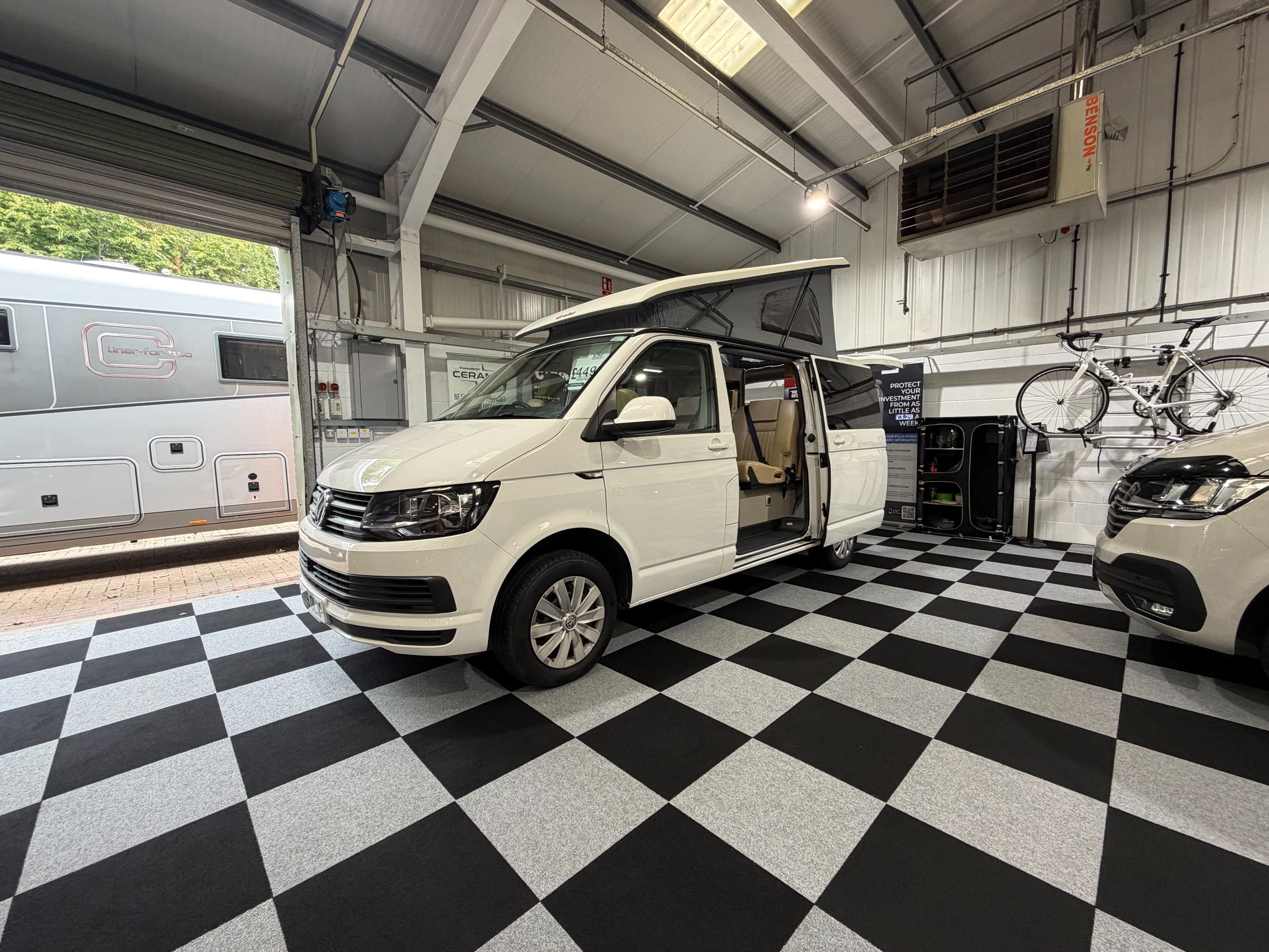 2019 Volkswagen Transporter 2.0 TSI T28 BlueMotion Bodans Campervans
